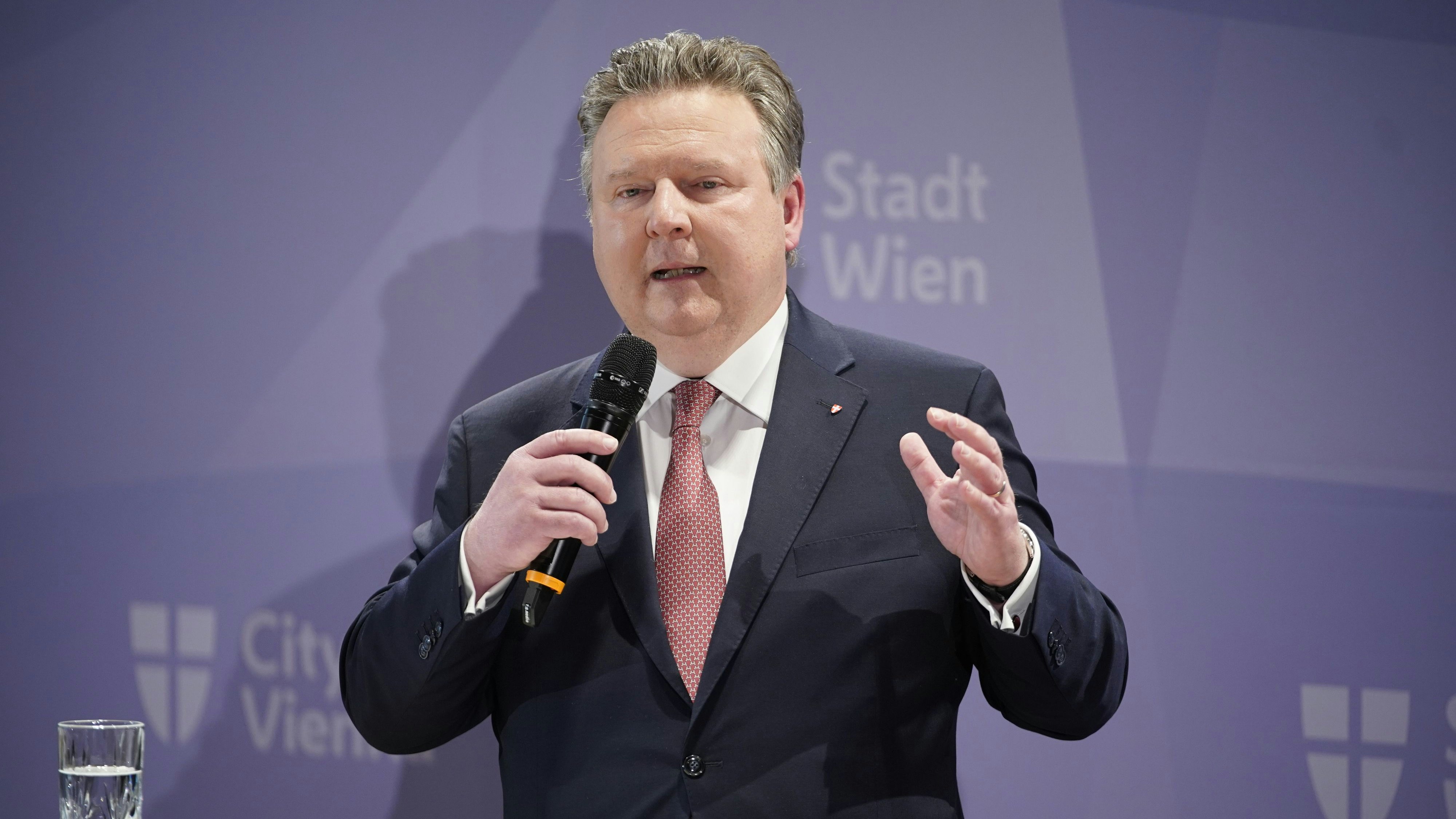 Bürgermeister Michael Ludwig (SP) bei der Regierungsklausur im Wien Museum. 