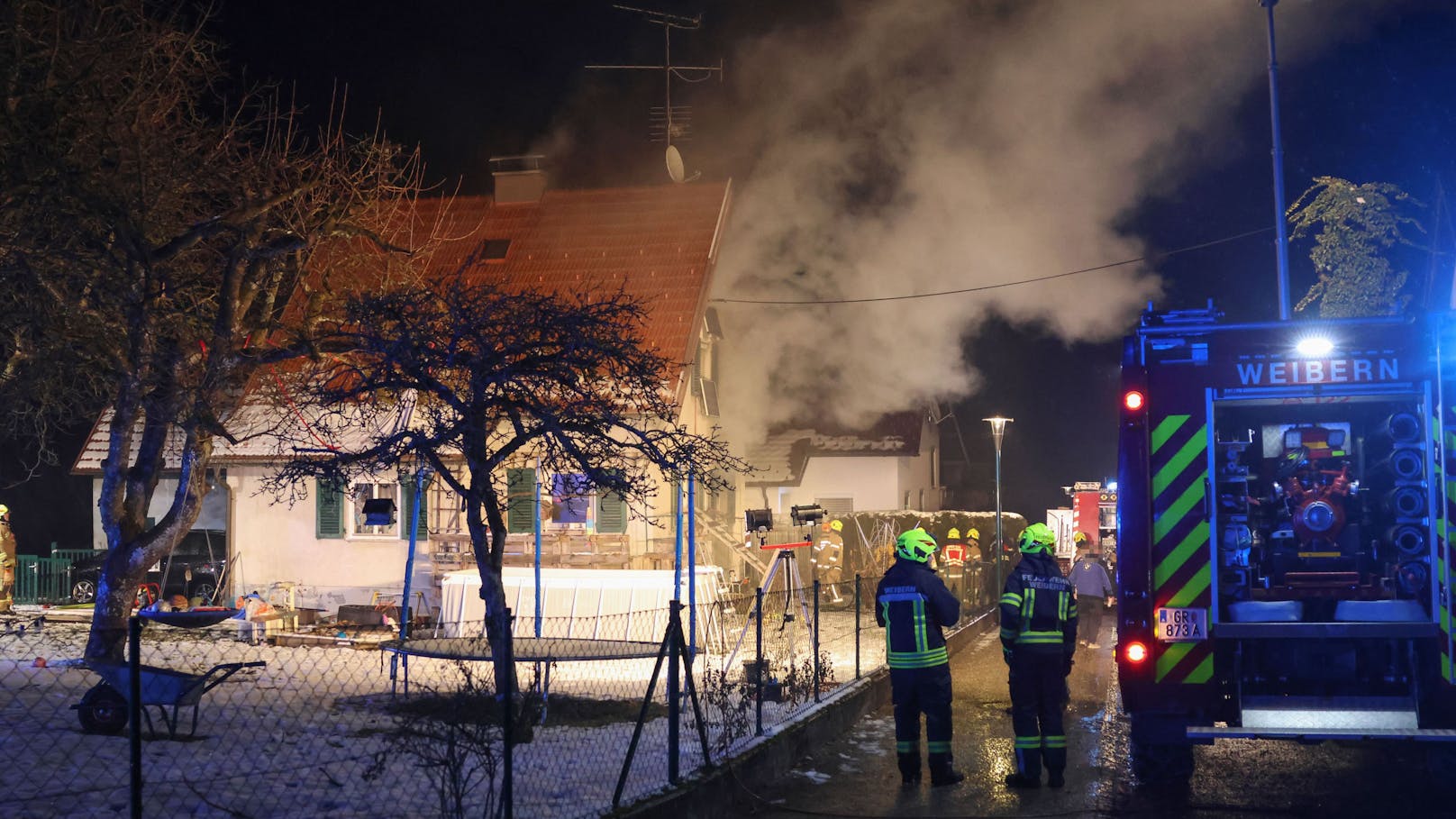 Das Feuer wütete in der Nacht in dem Einfamilienhaus.
