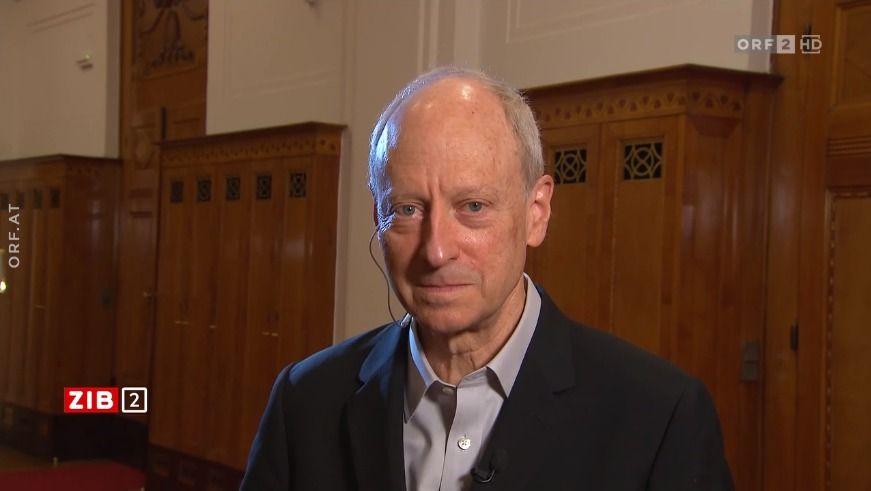 Michael Sandel, US-Philosoph von der Harvard University, am späten Donnerstagabend in der ORF-
