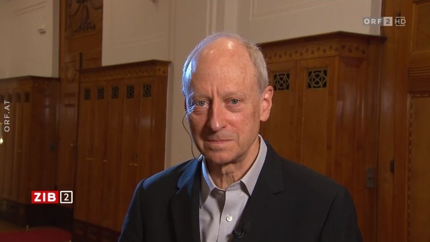 Michael Sandel, US-Philosoph von der Harvard University, am späten Donnerstagabend in der ORF-"ZIB2".