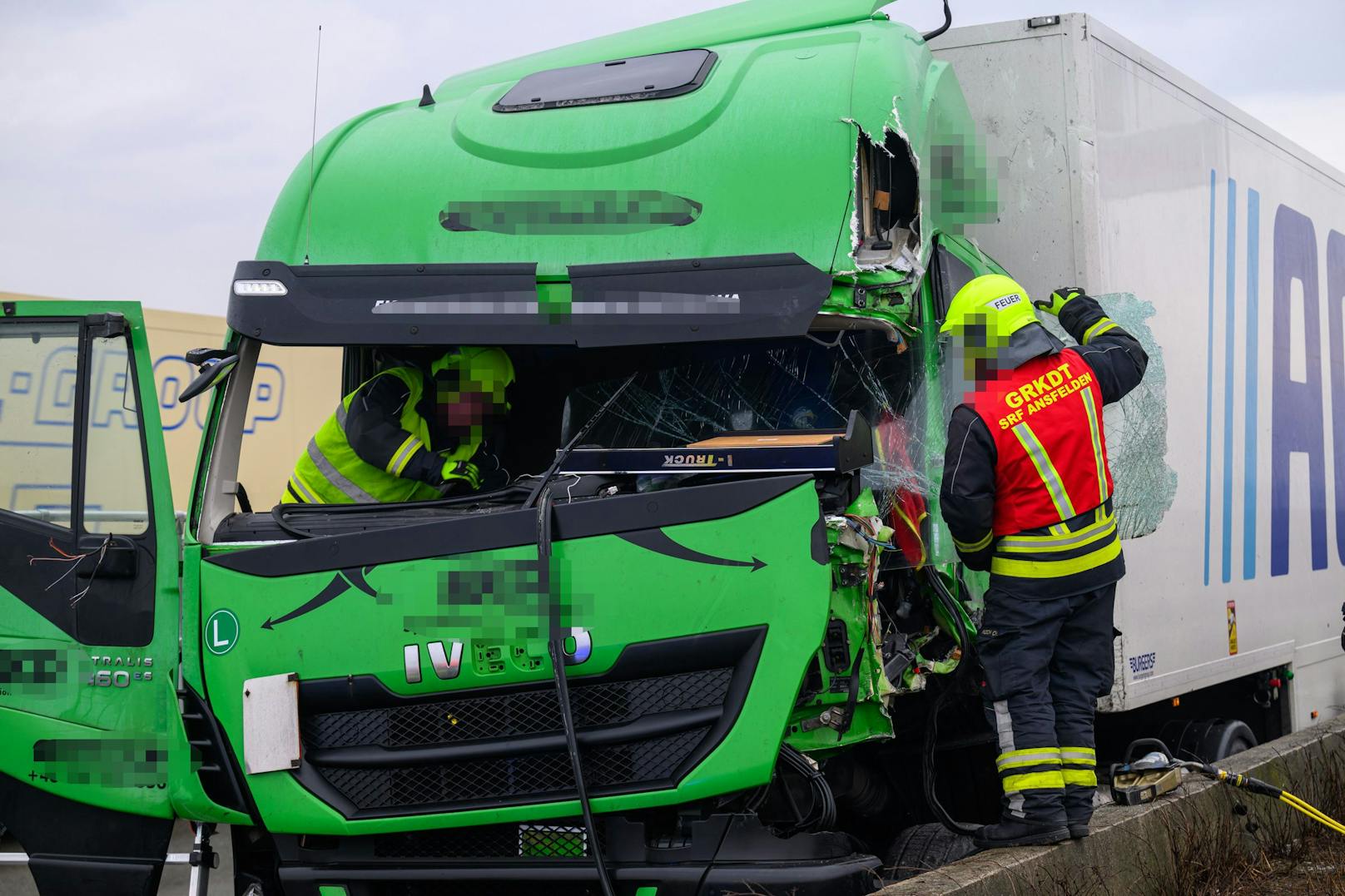 Auf der Westautobahn ist es am Donnerstag zu einem schweren Unfall gekommen.