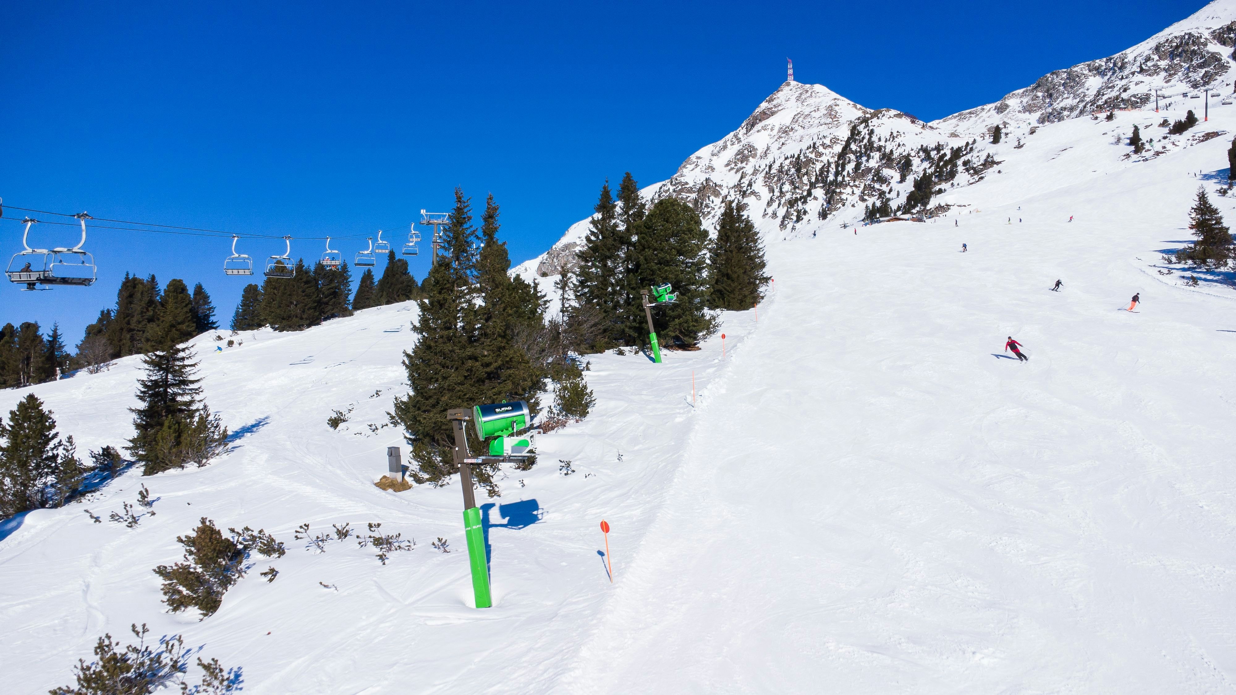 Die 15-Jährige wurde schwer verletzt ins Spital geflogen. (Symbolbild)