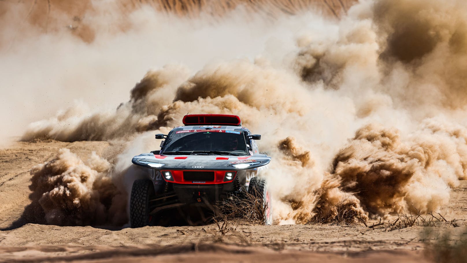 Audi gewinnt mit E-Antrieb die berühmte Rallye Dakar