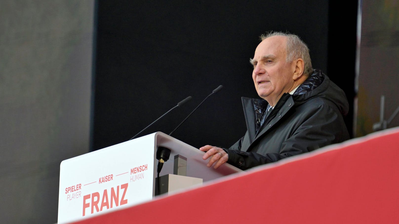 Hoeneß weint um Beckenbauer: "Du fehlst mir sehr!"