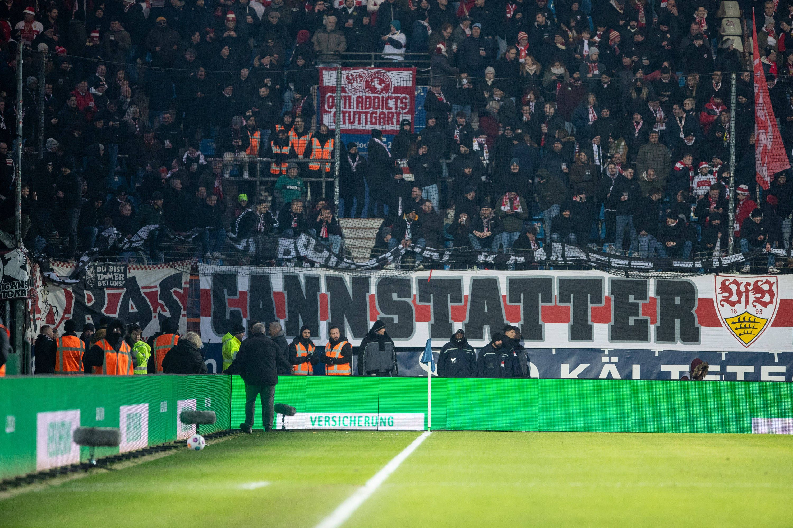 Die Stuttgart-Fans sorgten für eine lange Pause. 