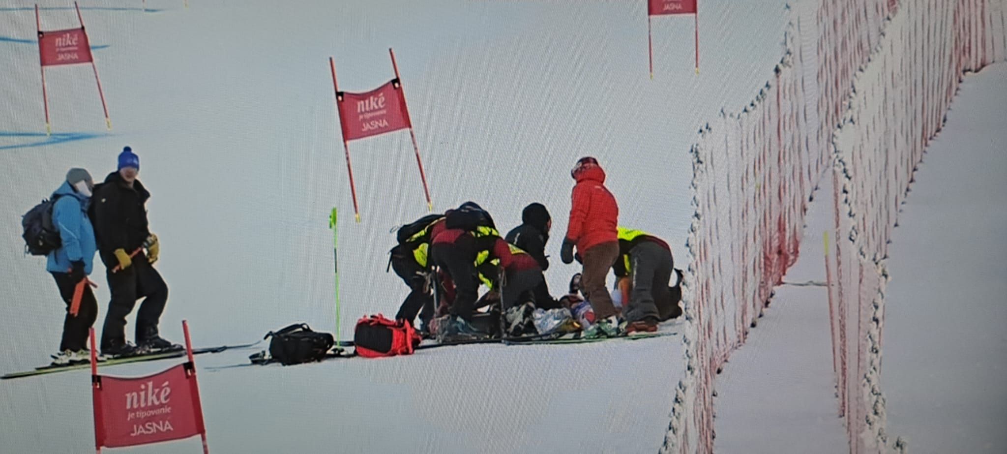 Petra Vlhova ist schwer gestürzt.