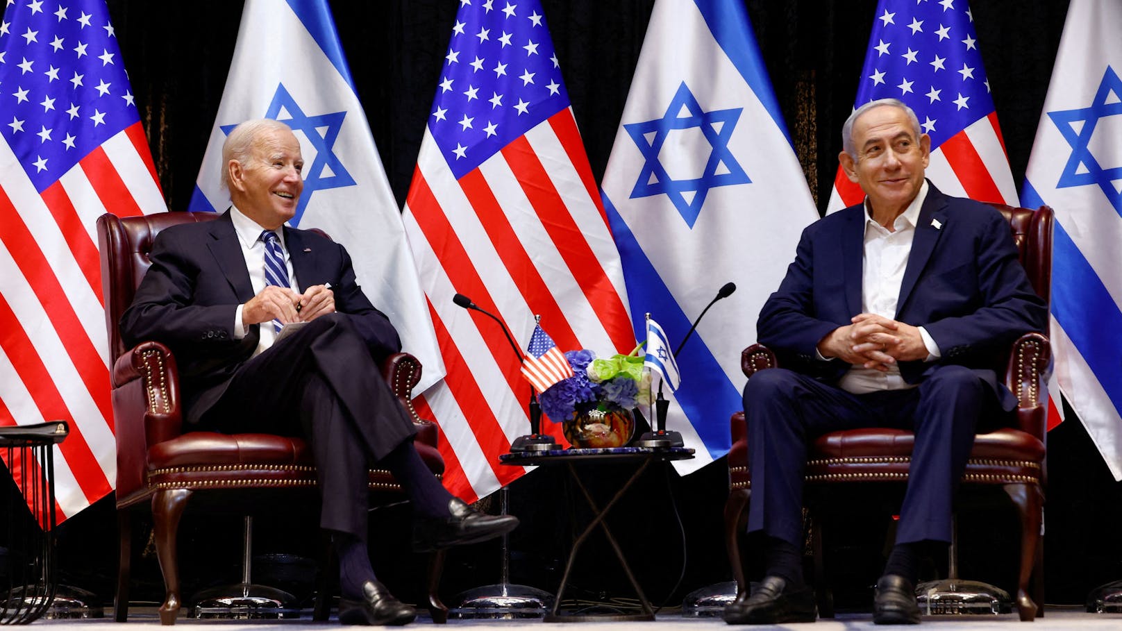 Für diesen Sonntag kündigte Biden ein Treffen der G7-Gruppe wirtschaftsstarker Demokratien an. Die USA würden sich jedoch nicht an "offensiven Operationen gegen den Iran beteiligen".