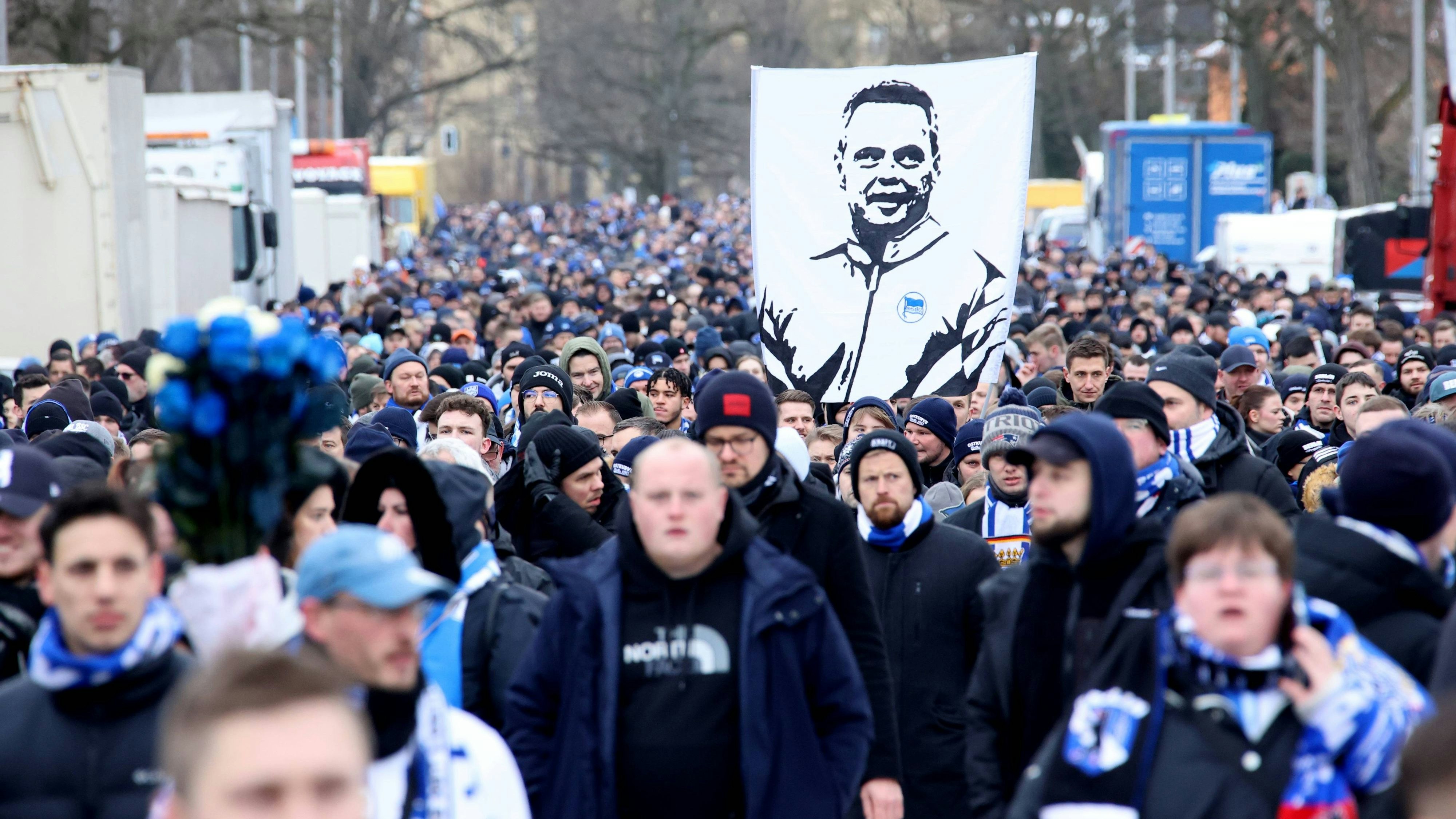 Der Trauermarsch für Kay Bernstein.