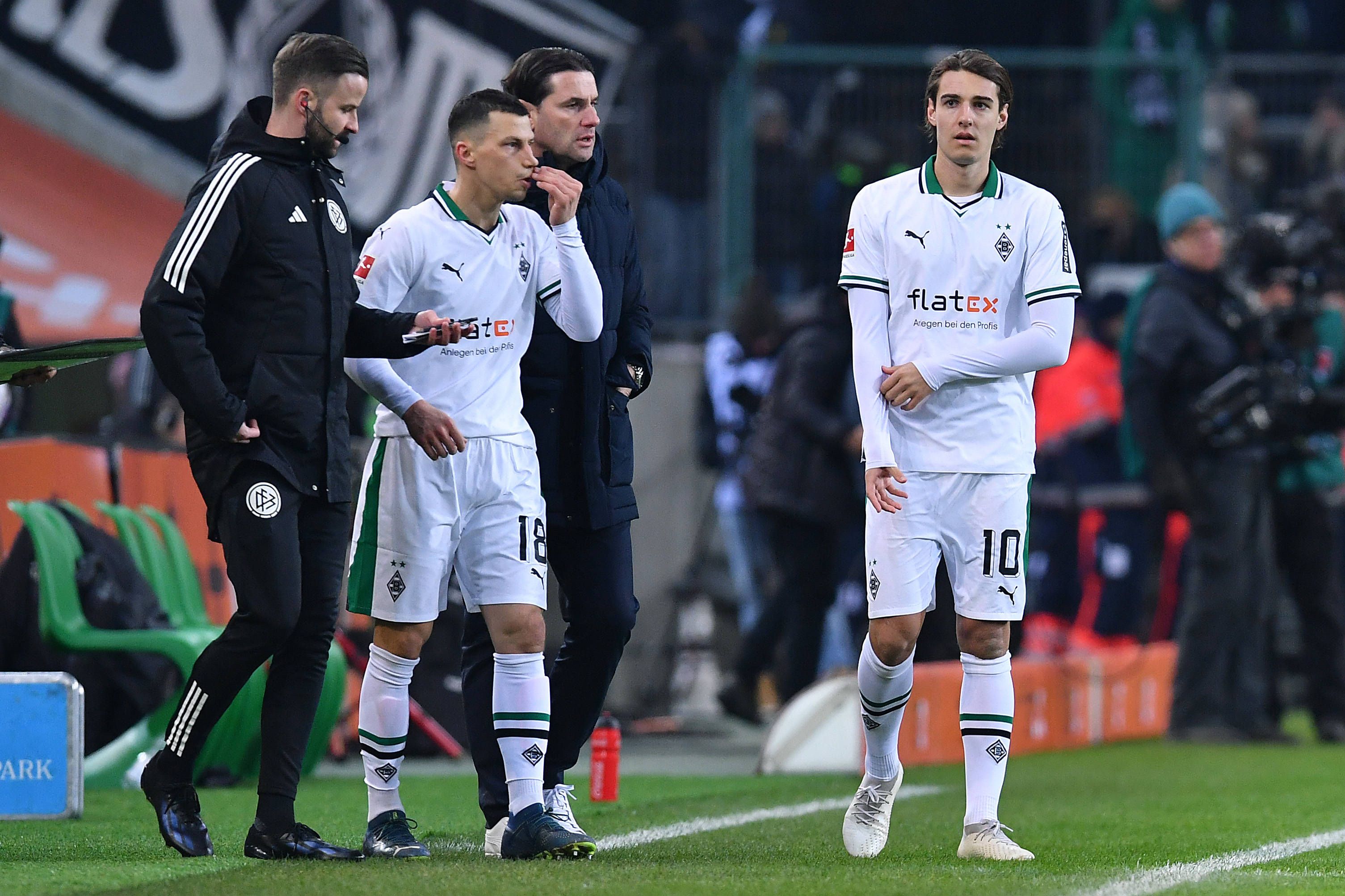 Emotionale Szene: Stefan Lainer kurz vor der Einwechslung.