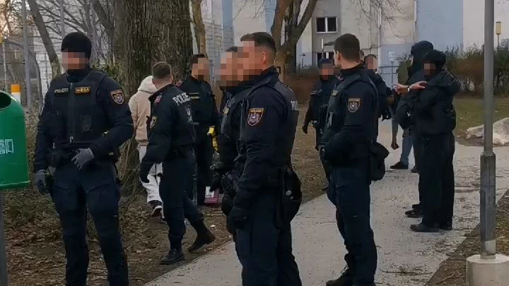 Dieser Videodreh endete mit einem WEGA-Einsatz im Gemeindebau.