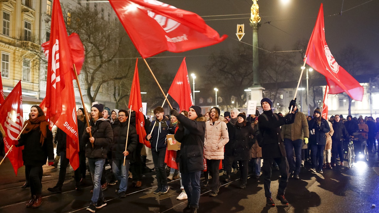 Heute.at - Akademikerball in Graz – mehrere Häuser beschmiert