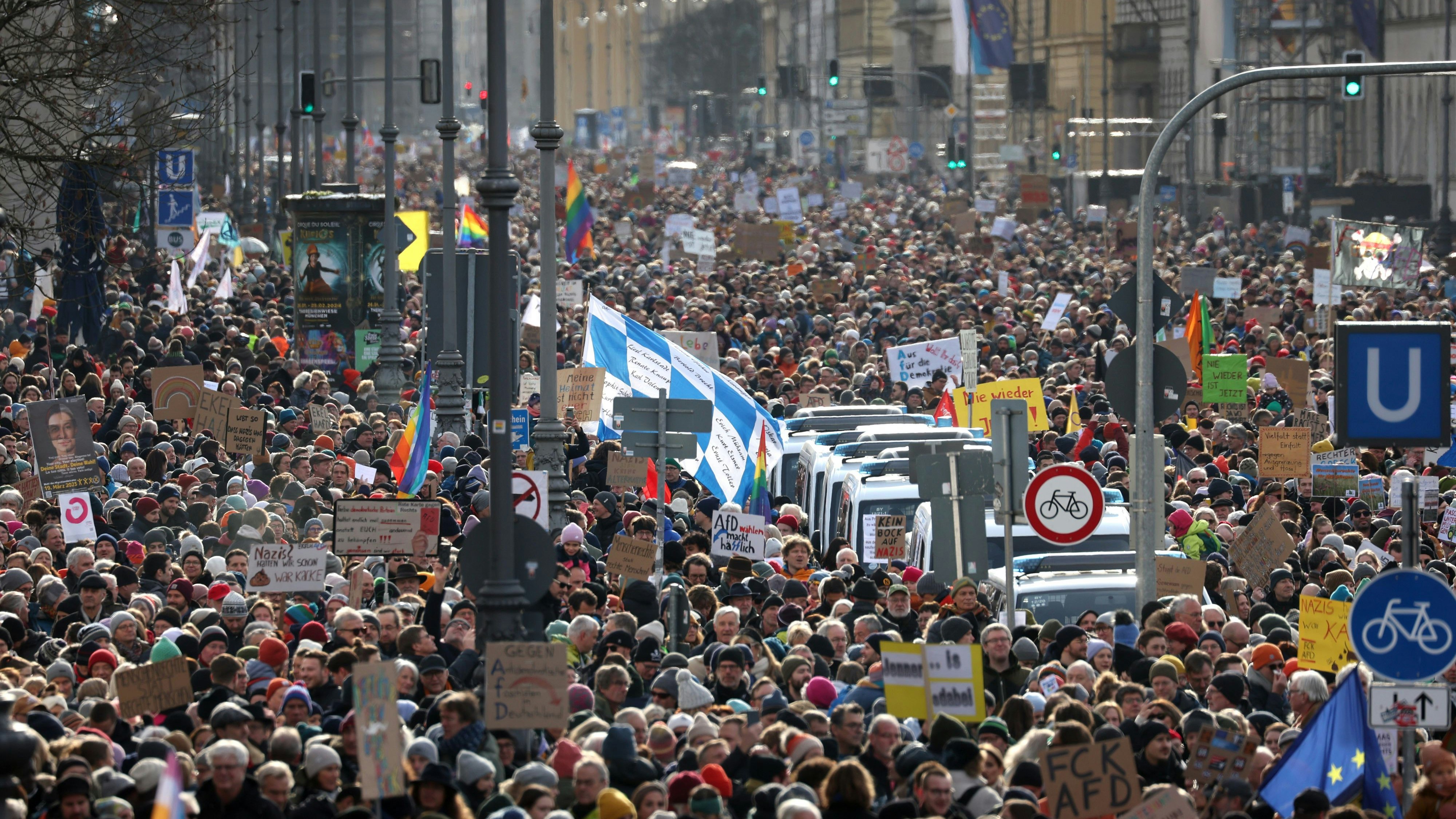 München war nur eine Großstadt von vielen, in denen die Menschen am Wochenende auf die Straße gegangen sind. 