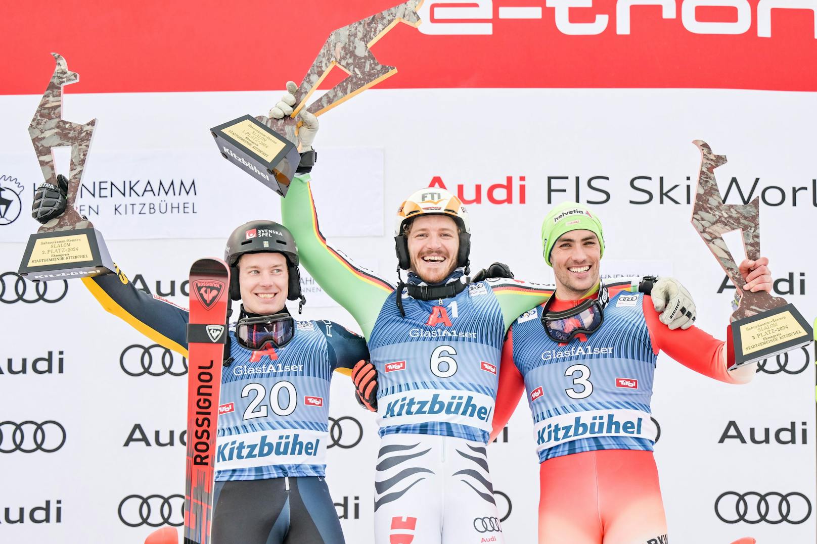 Linus Straßer krönte sich beim Slalom in Kitzbühel zum umjubelten Sieger. ÖSV-Star Manuel Feller musste sich mit Platz vier zufriedengeben. Damit blieb Österreich beim Wochenende am Hahnenkamm ohne Podestplatz.