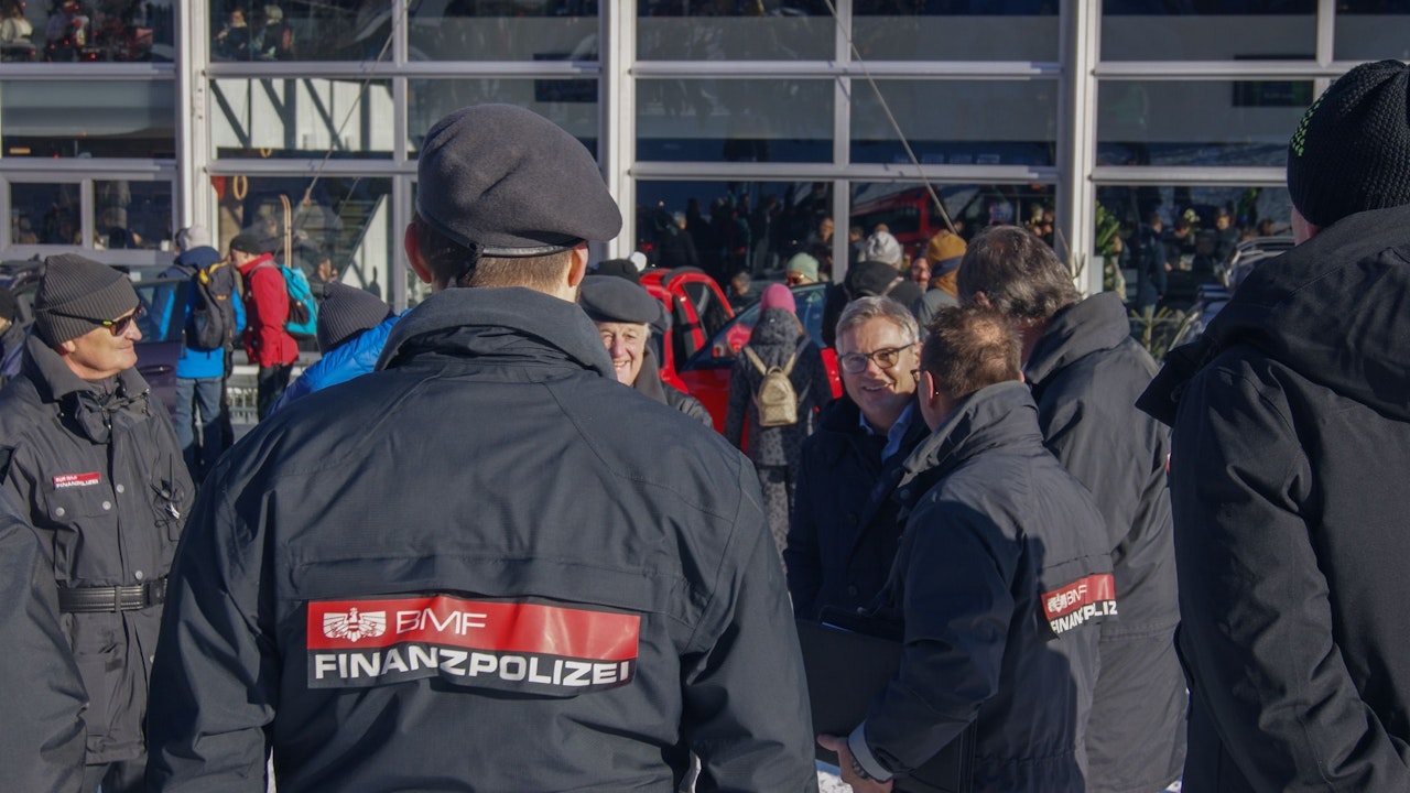 Heute.at - Abgefahren! Finanzpolizei streift in Kitz 36.000 € ein