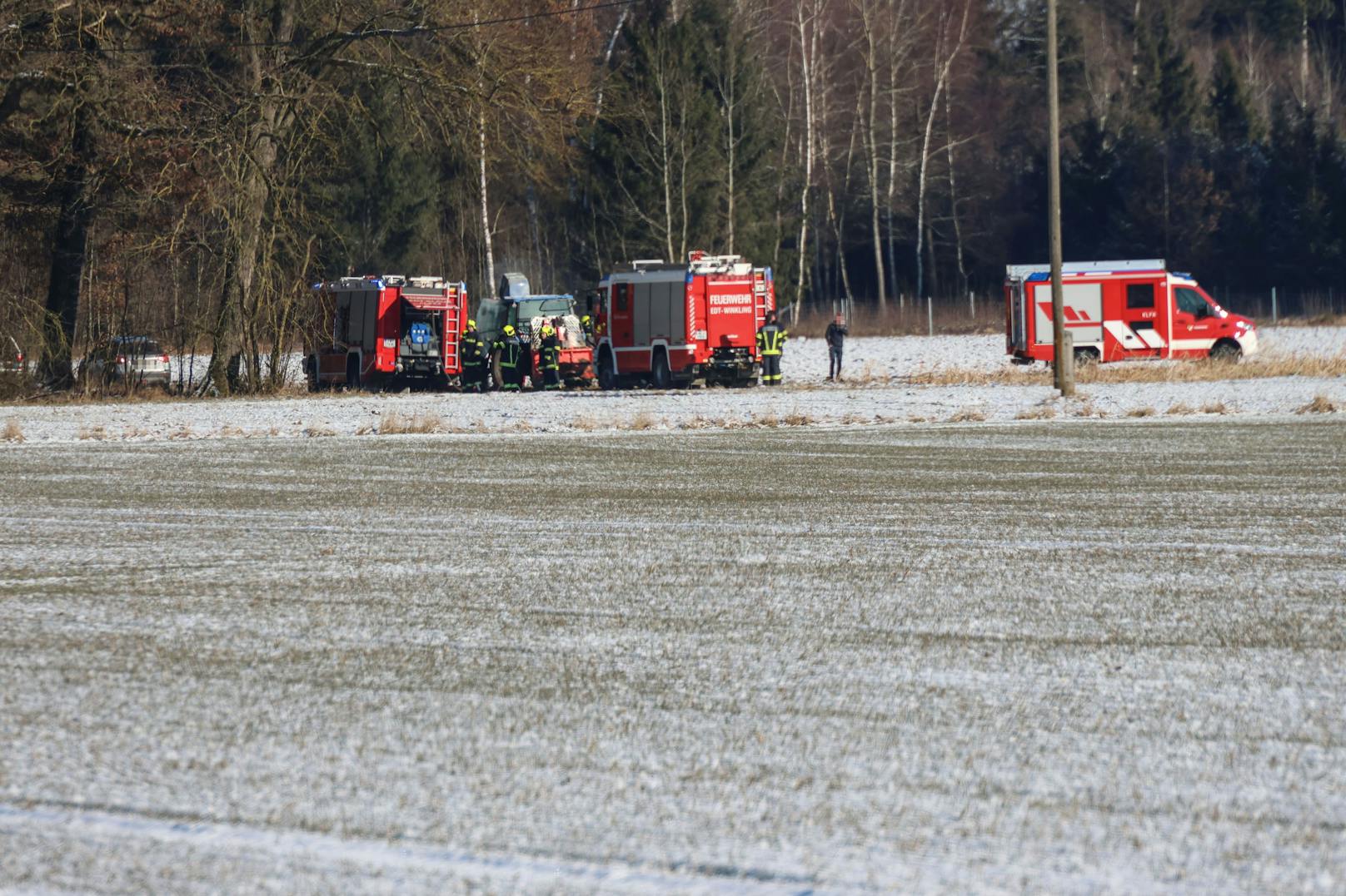 Ein Traktorbrand sorgte am Samstag in Edt bei Lambach (Bezirk Wels-Land) für einen Einsatz von zwei Feuerwehren.