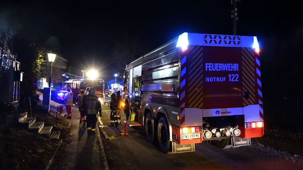 Heute.at - Bei Eiseskälte! Brand verlangte Feuerwehr alles ab
