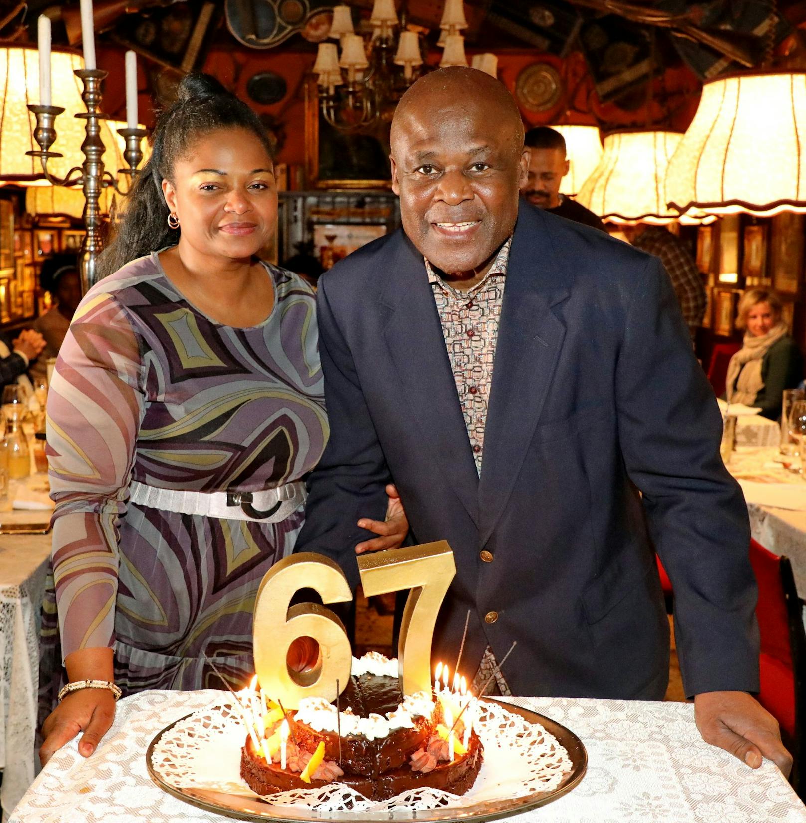 Biko Botowamungo mit seiner Ehefrau Nakale