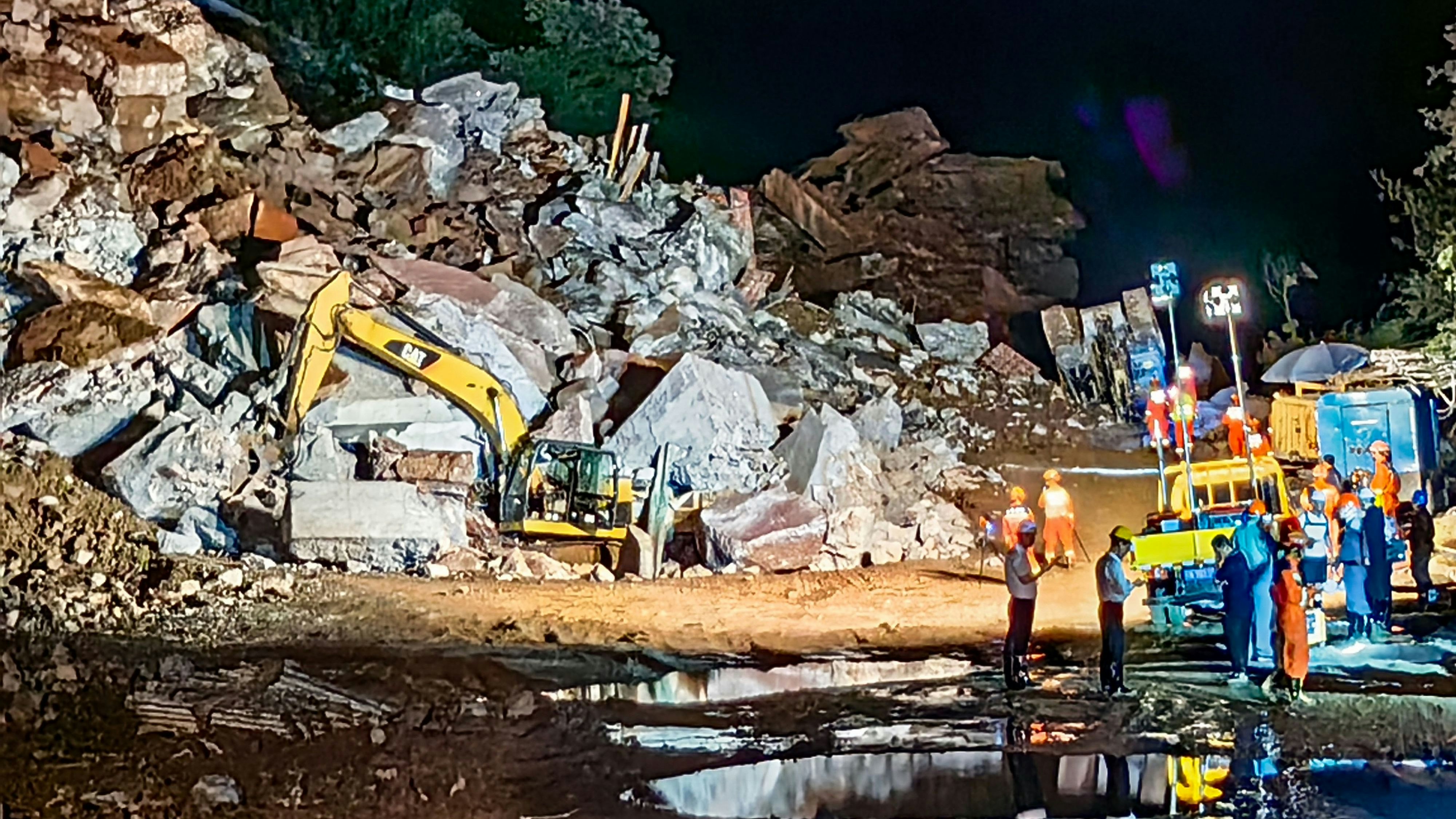 Nach einem Erdrutsch in China werden mehrere Menschen vermisst.