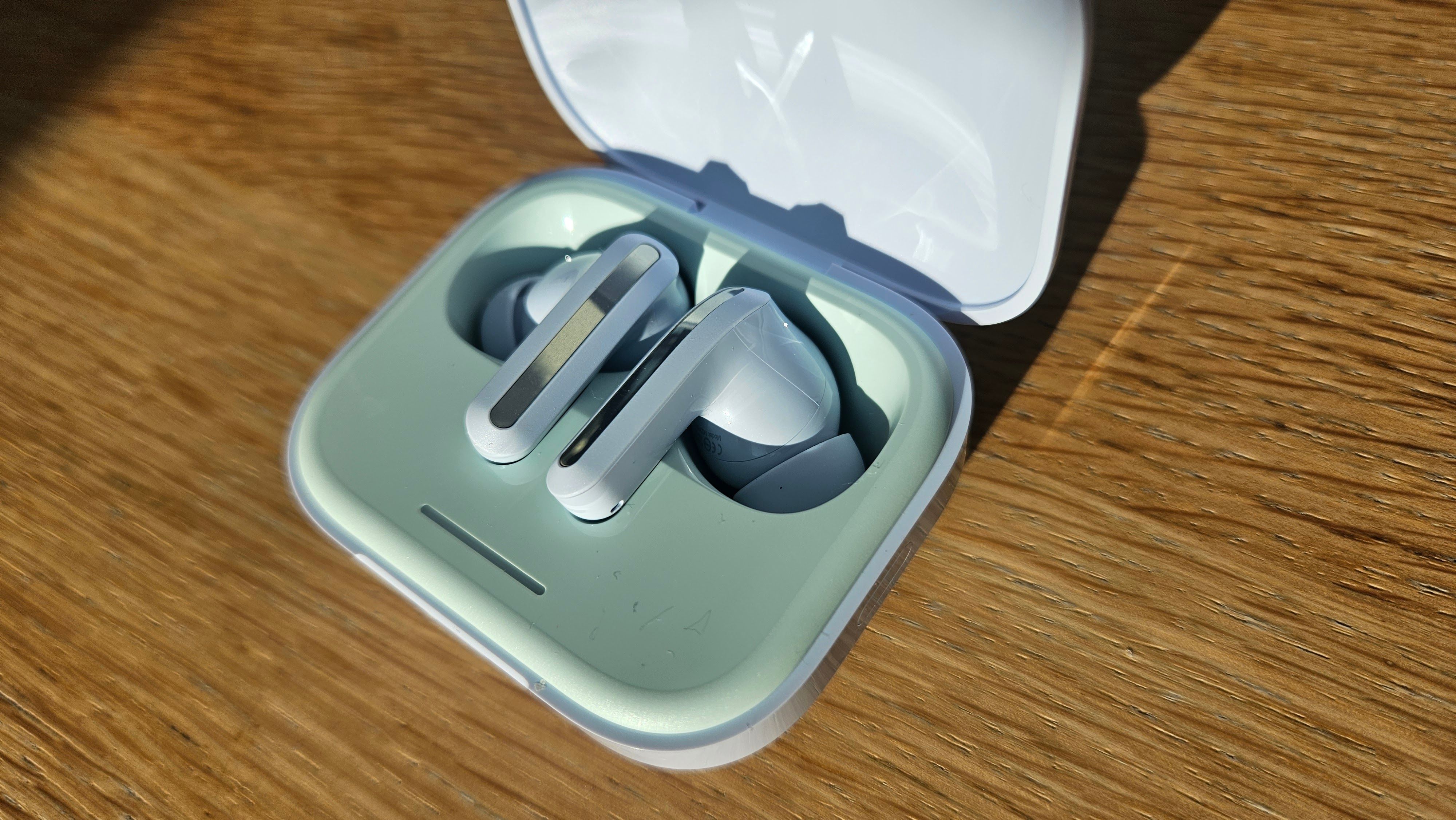 Für rund 40 Euro liefern die Redmi Buds 5 ein Wahnsinns-Audio-Paket ab, bei dem man sich fragen muss, wie ein solcher Preis überhaupt möglich ist.