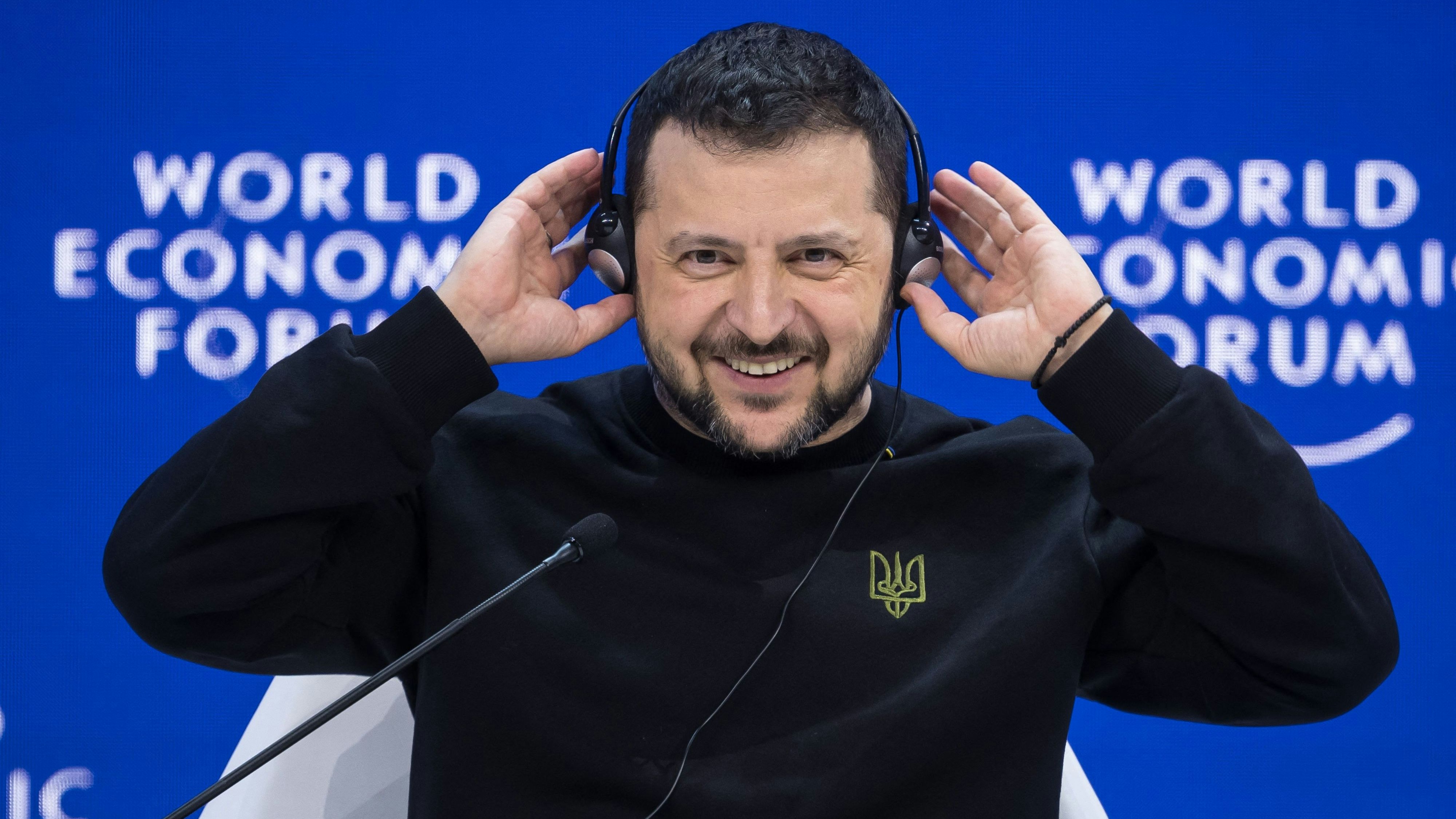 Download von www.picturedesk.com am 22.01.2024 (15:18).  Ukrainian President Volodymyr Zelensky reacts as addresses the assembly at the World Economic Forum (WEF) annual meeting in Davos, on January 16, 2024. (Photo by Fabrice COFFRINI / AFP) - 20240116_PD7694 - Rechteinfo: Rights Managed (RM) Nur für redaktionelle Nutzung! Werbliche Nutzung erfordert Freigabe: bitte schicken Sie uns eine Anfrage.