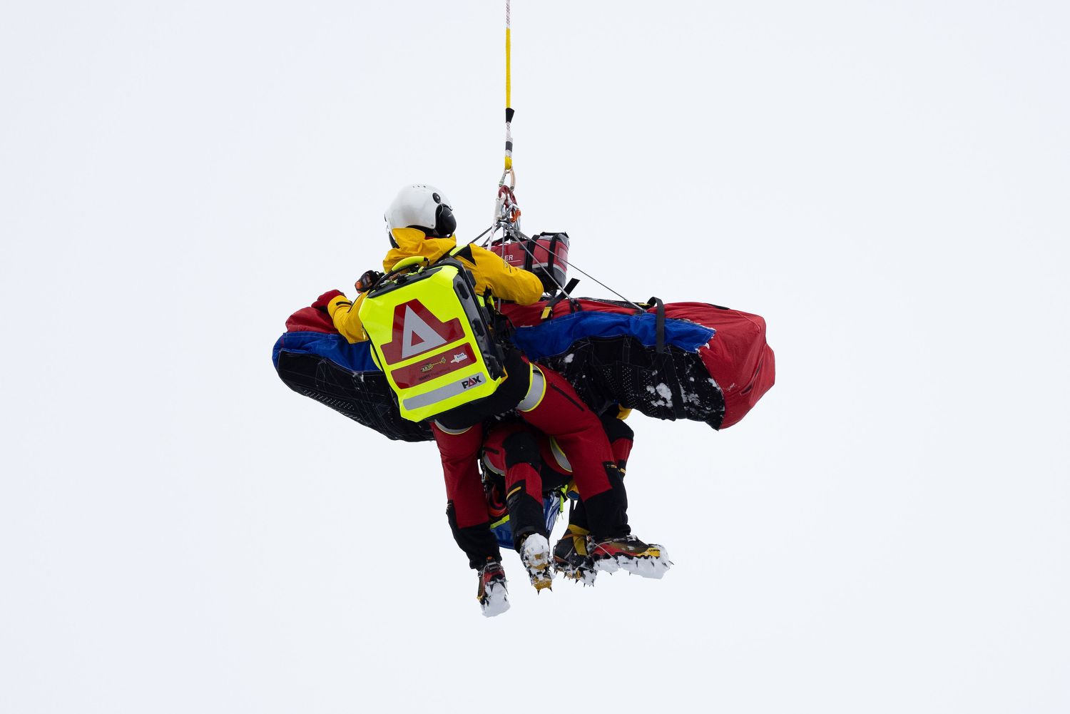 Remi Cuche wird abtransportiert