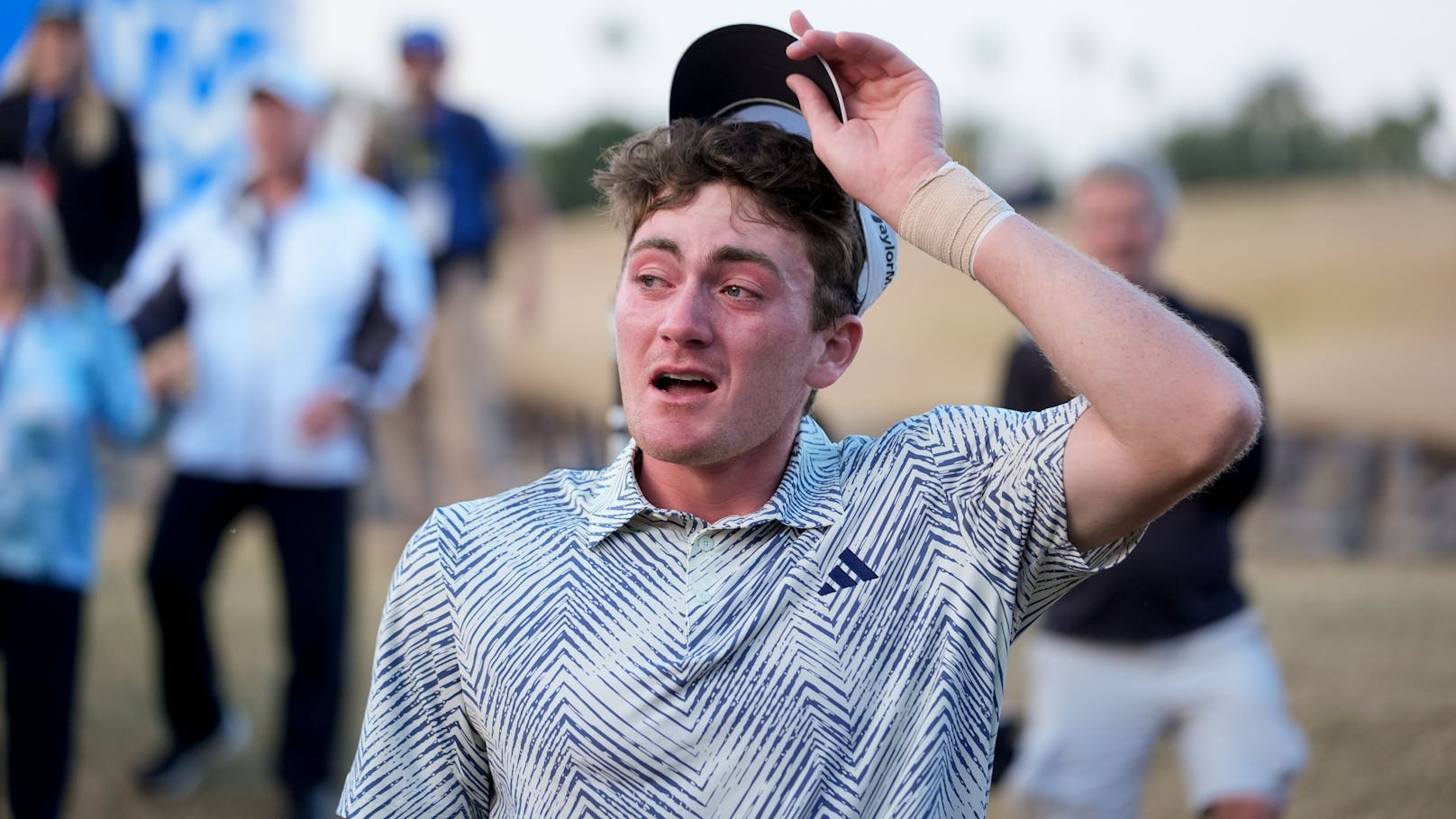 Golf-Amateur gewinnt Million, darf sie nicht behalten