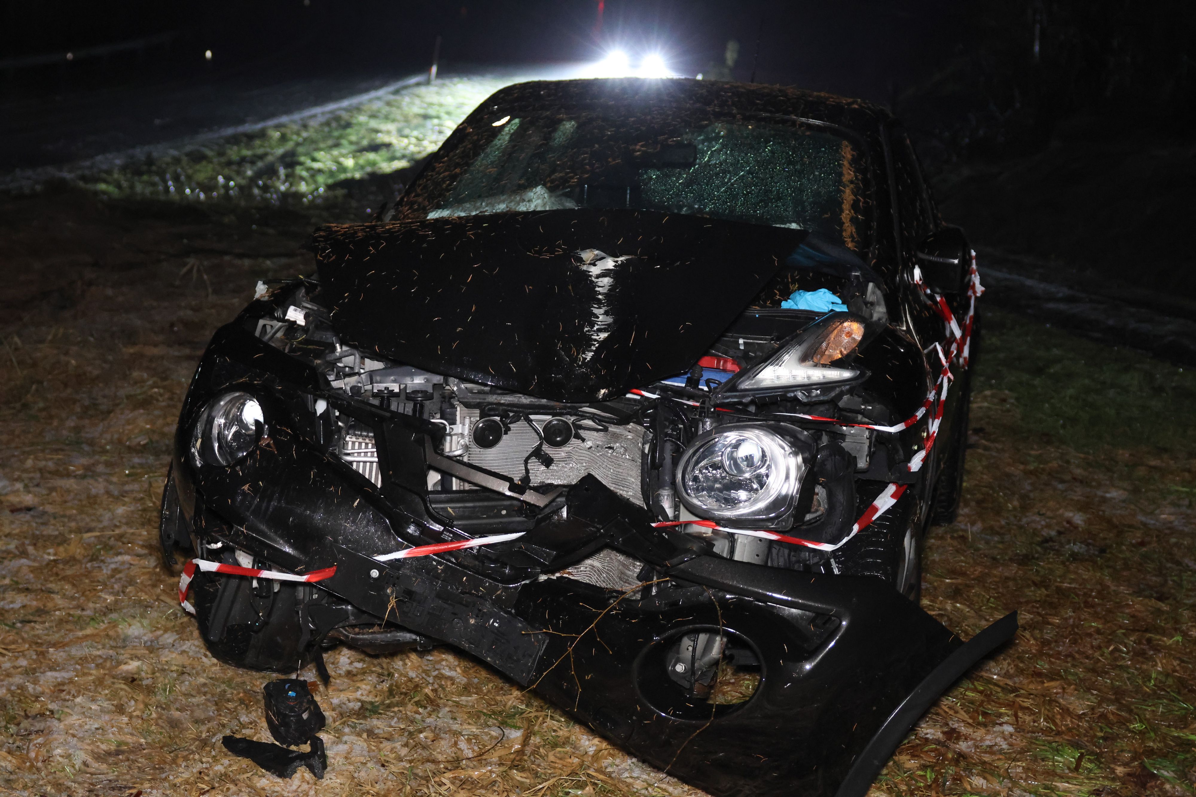 Autofahrerin Nach Crash In OÖ In Wrack Eingeklemmt – Oberösterreich ...