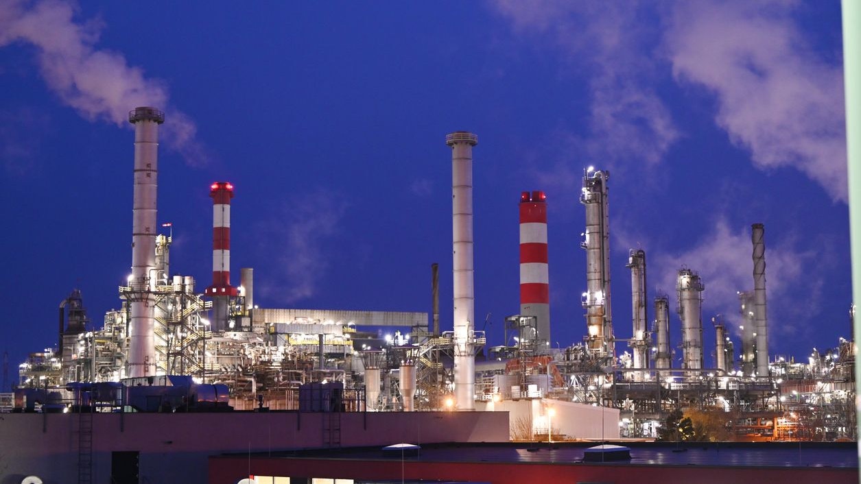 In der Mineralölindustrie gibt es bis zu 8,5 Prozent mehr Lohn.