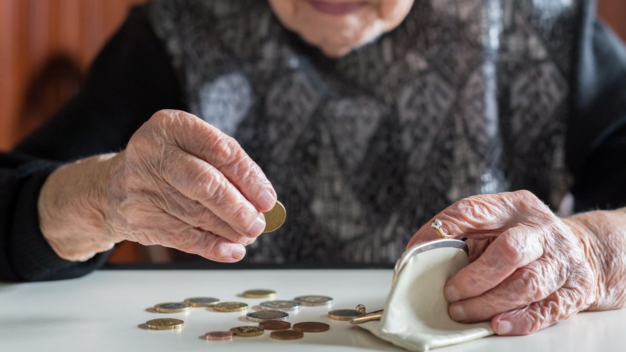 Plötzlich bekam die 85-Jährige keine Pension mehr.