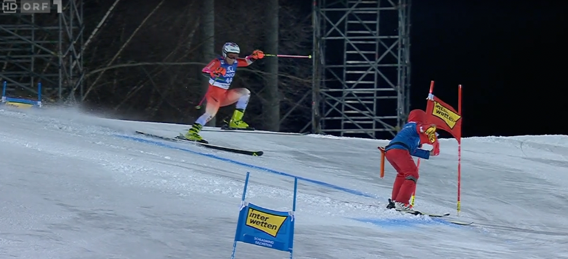 Fadri Janutrin kollidiert fast mit einem Streckenposten.