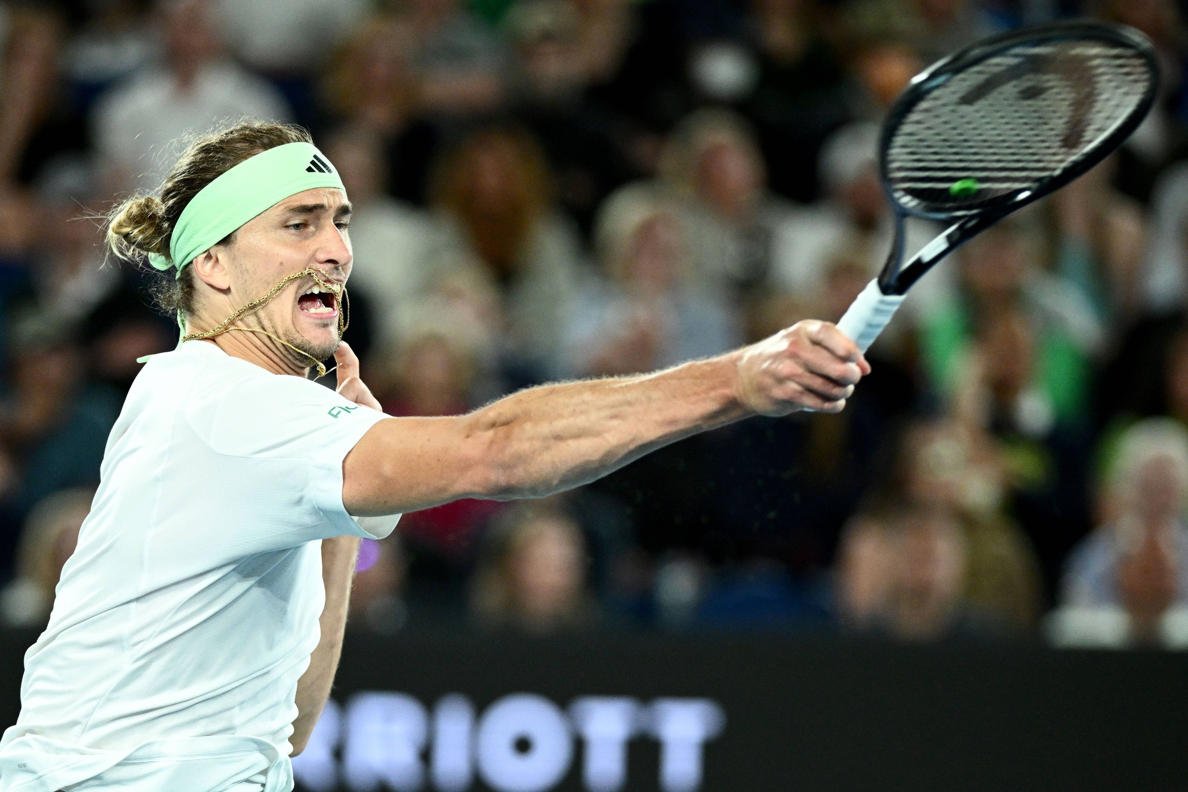 Alexander Zverev rang den Spanier Carlos Alcaraz in vier Sätzen nieder.