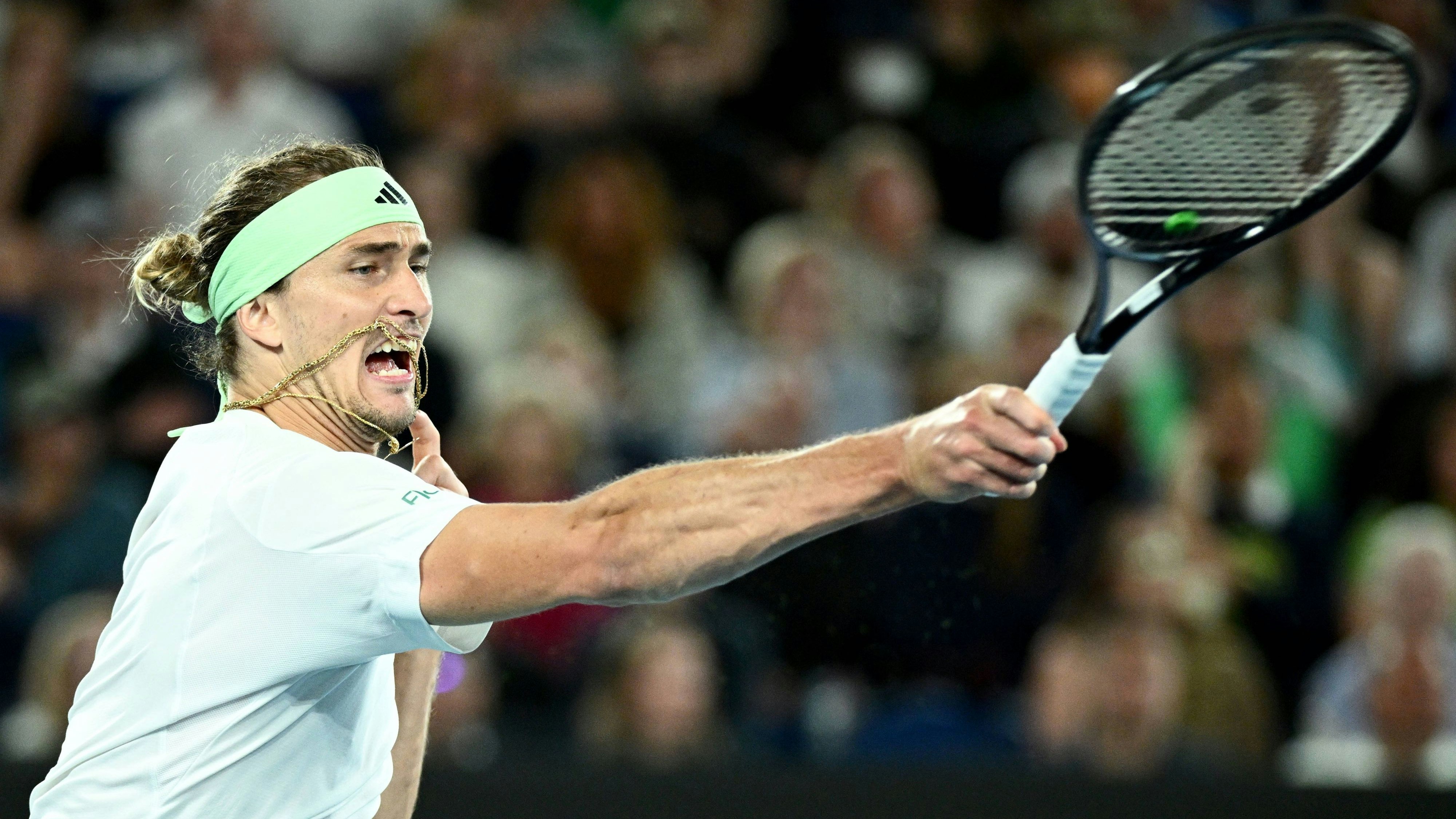 Alexander Zverev rang den Spanier Carlos Alcaraz in vier Sätzen nieder.