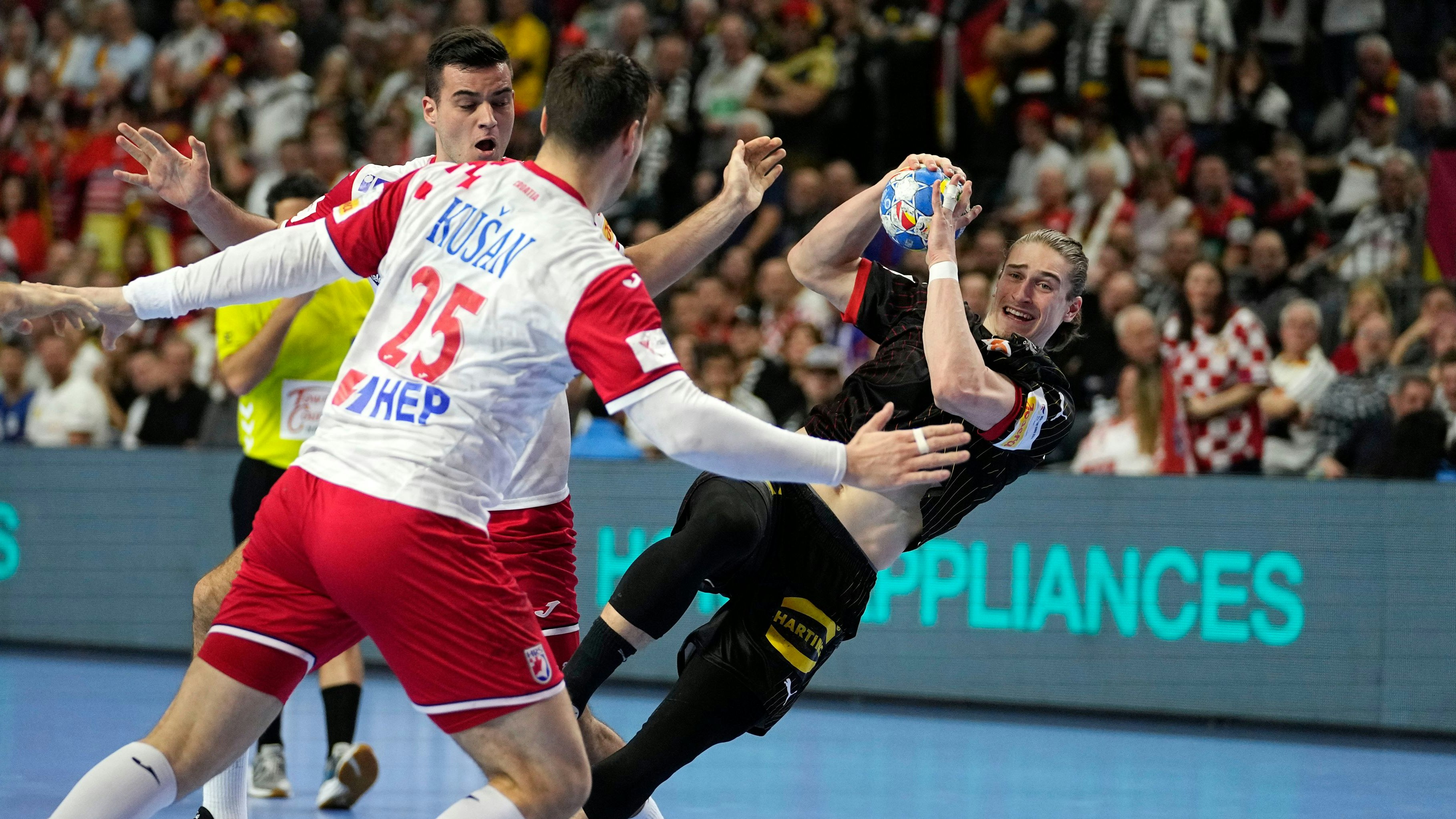 Die deutschen Handballer kommen gegen Kroatien deutlich unter die Räder. 