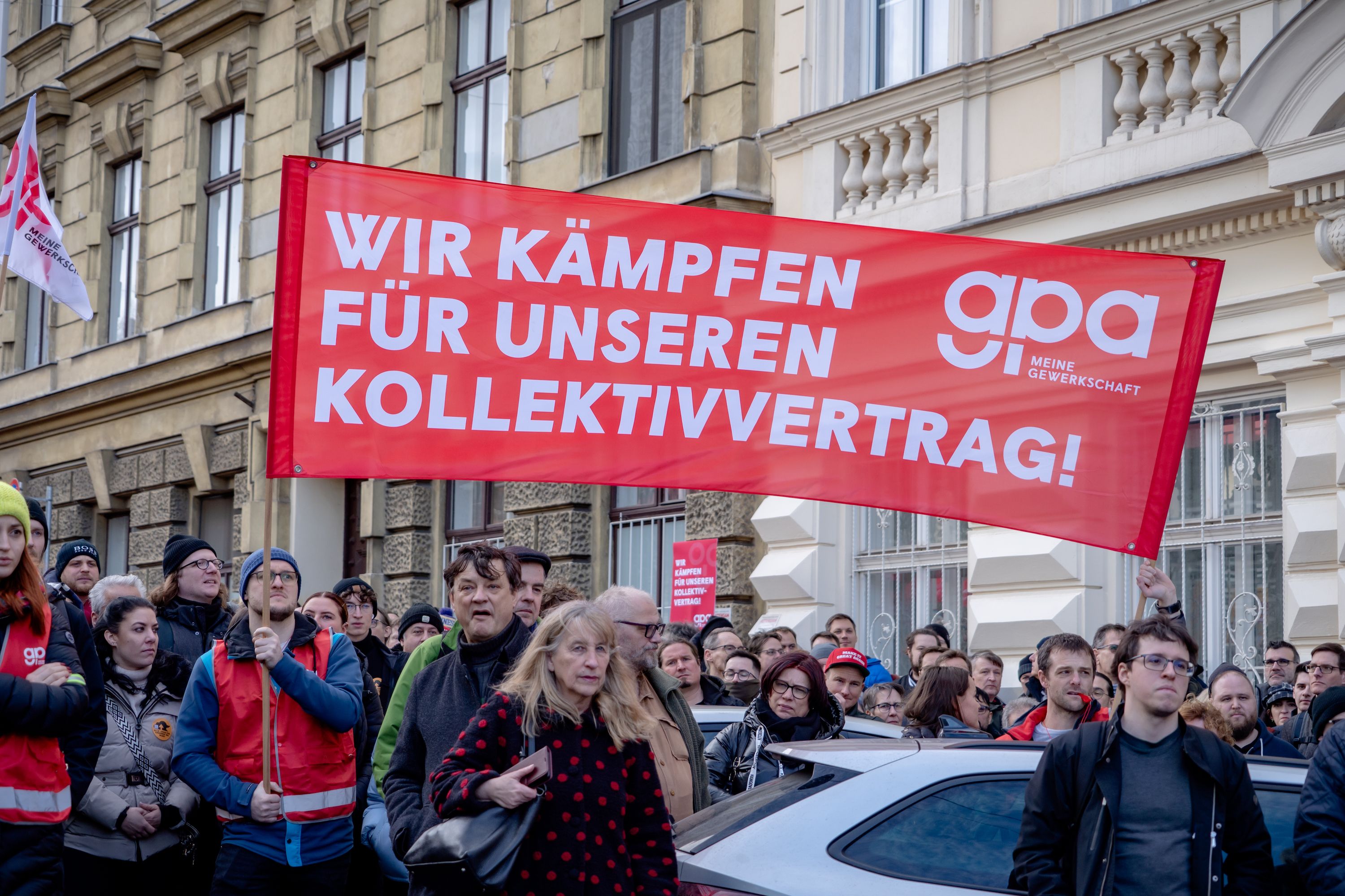 Am Mittwoch demonstrierten über 2.000 Mitarbeiter der IT-Branche vor der 7. KV-Runde für eine faire Entlohnung.