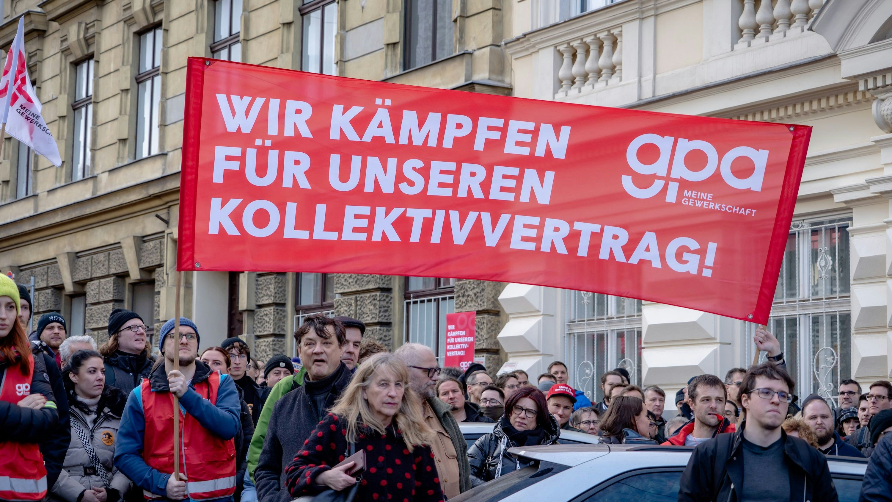 Am Mittwoch demonstrierten über 2.000 Mitarbeiter der IT-Branche vor der 7. KV-Runde für eine faire Entlohnung.