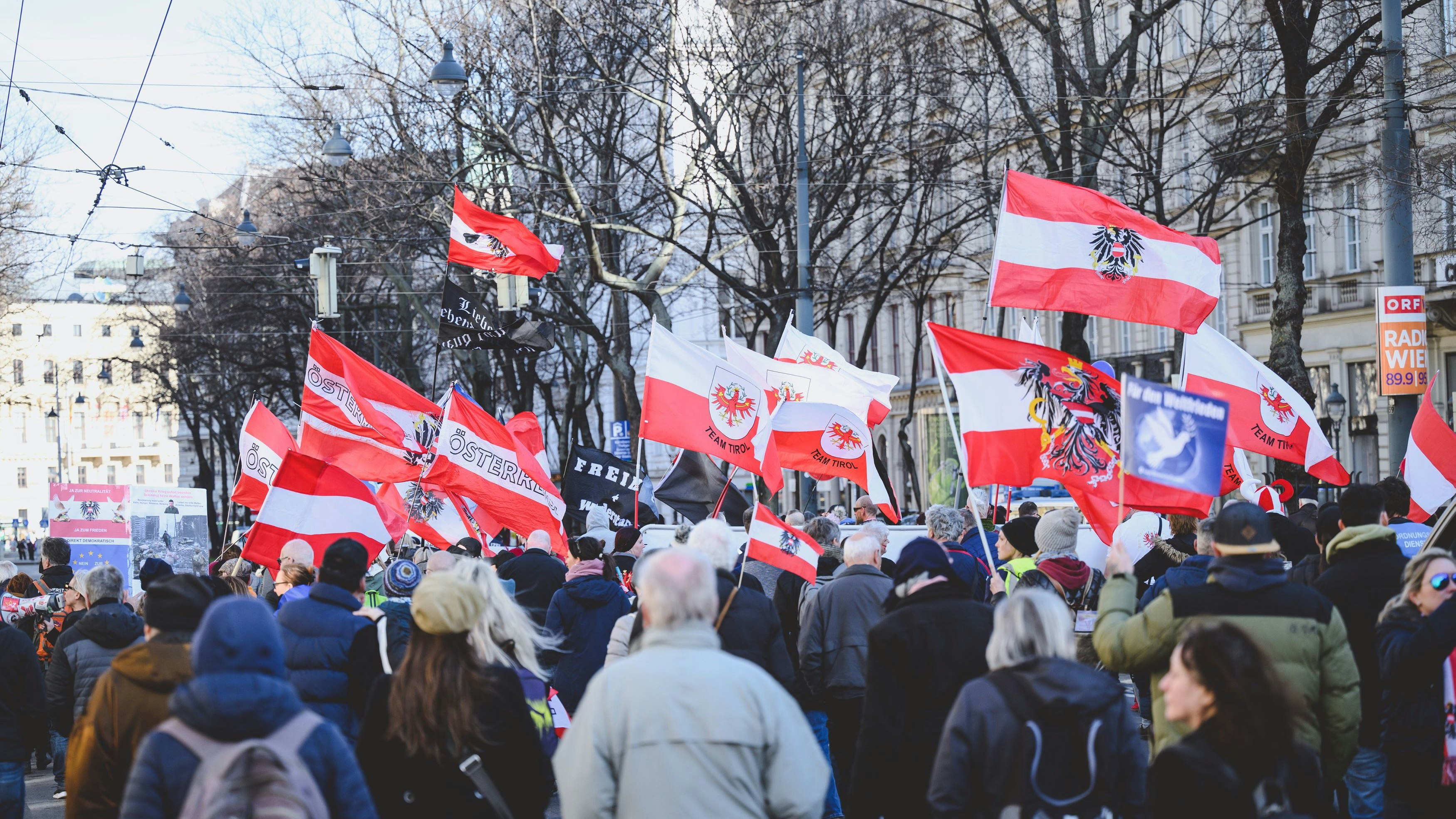 Die Pandemie ist vorbei, Schwurbler und Corona-Leugner sind nach wie vor aktiv (hier bei einer Demo im Vorjahr).