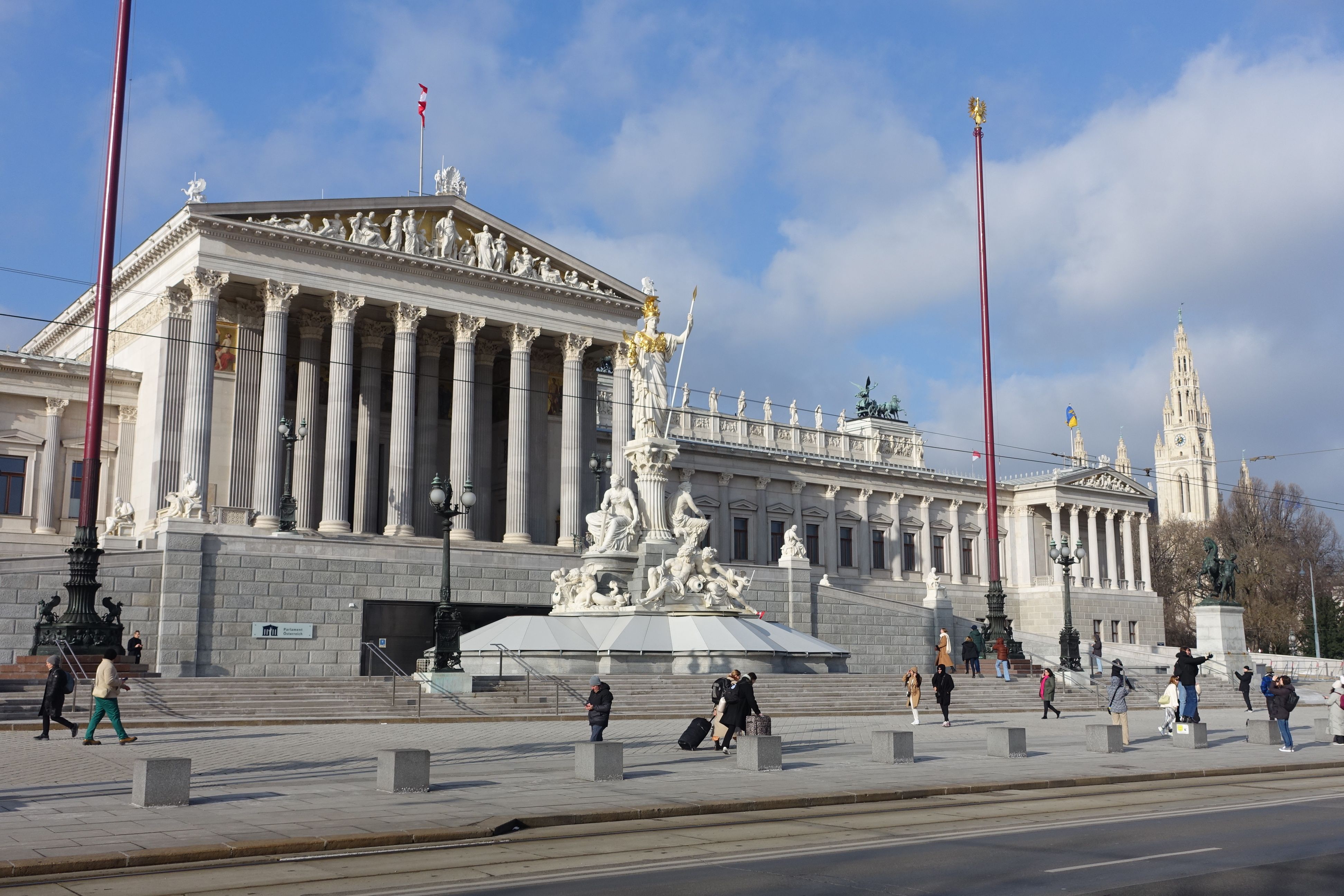 Nur 65 Prozent der Bürger sind der Meinung, dass Österreich auch demokratisch ist. (Archivbild)