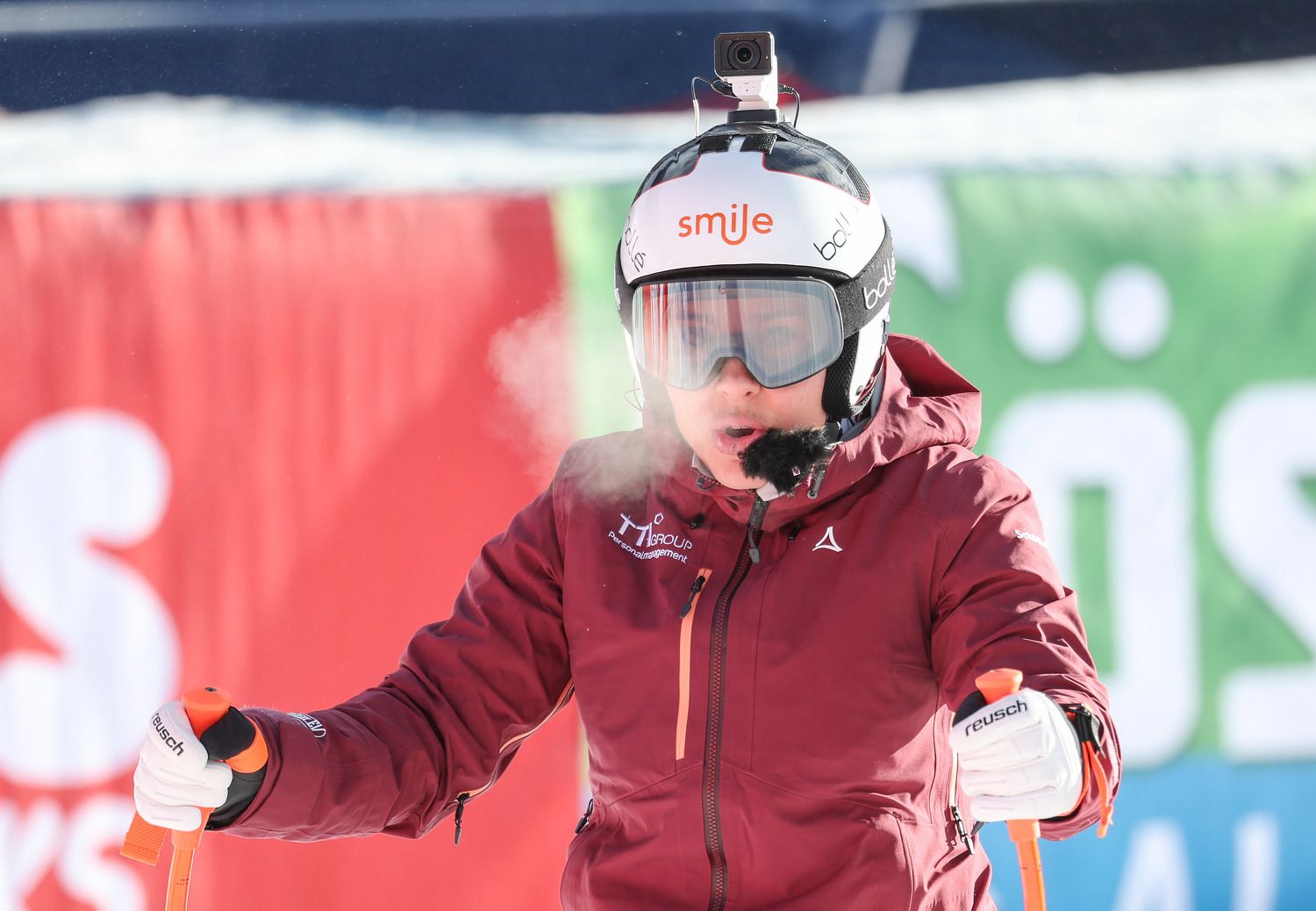 Nicole Schmidhofer fährt für den ORF mit Kamera auf dem Helm.