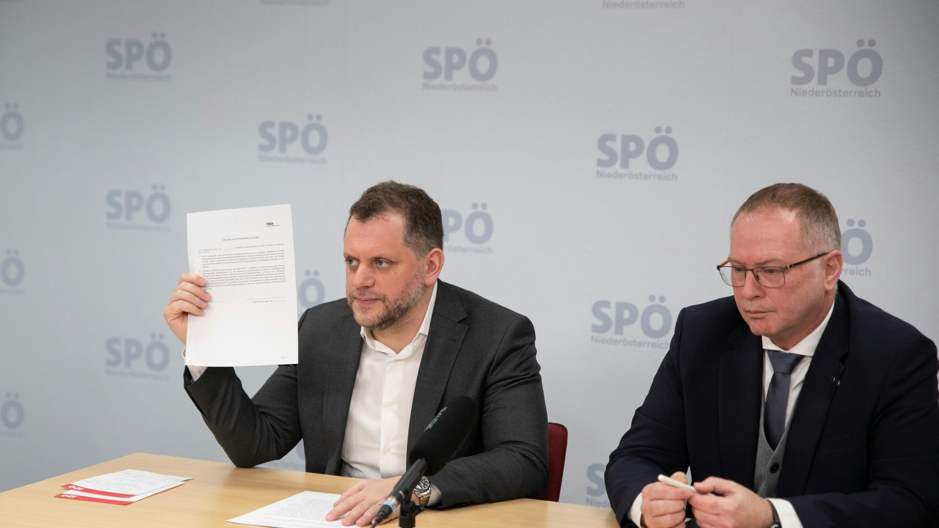 SPÖ-NÖ-Landesgeschäftsführer Wolfgang Zwander und Vösendorfs Vizebürgermeister Alfred Strohmayer