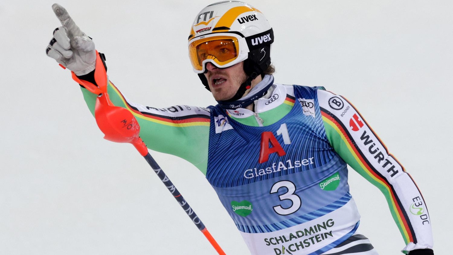Linus Straßer triumphiert in Schladming.