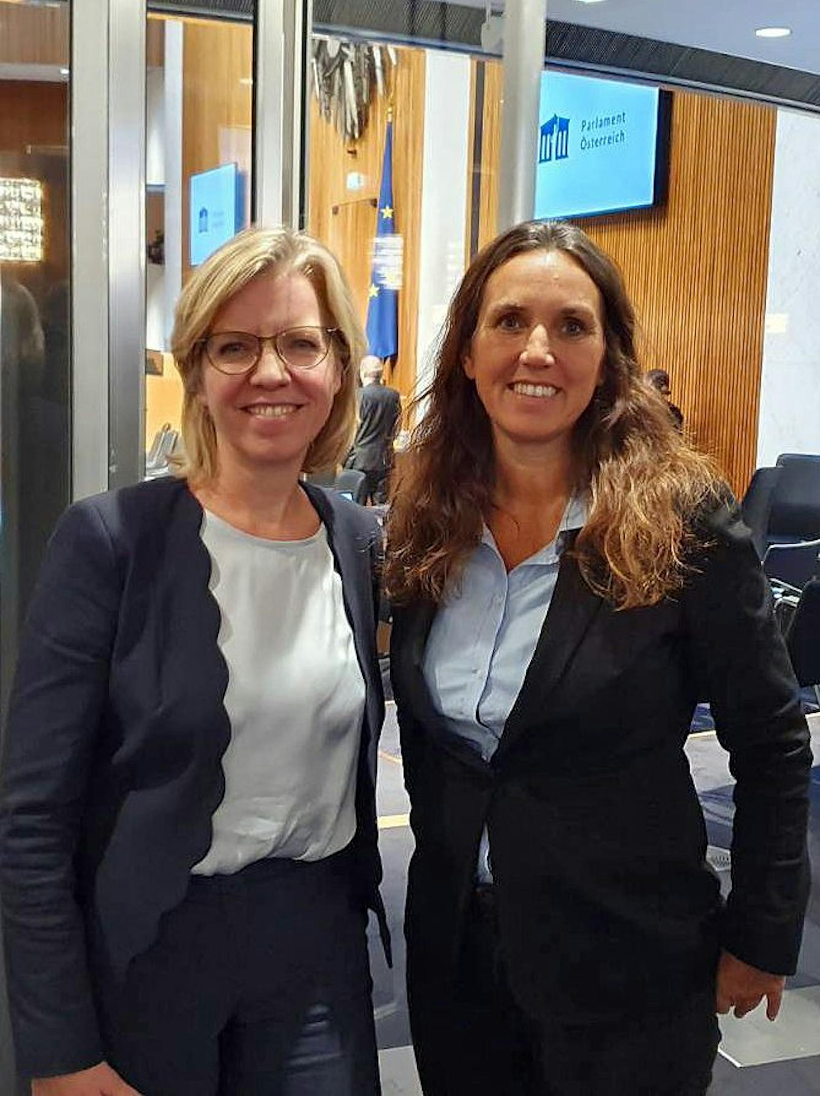 Ulrike Fischer (r.) mit Ministerin Gewessler