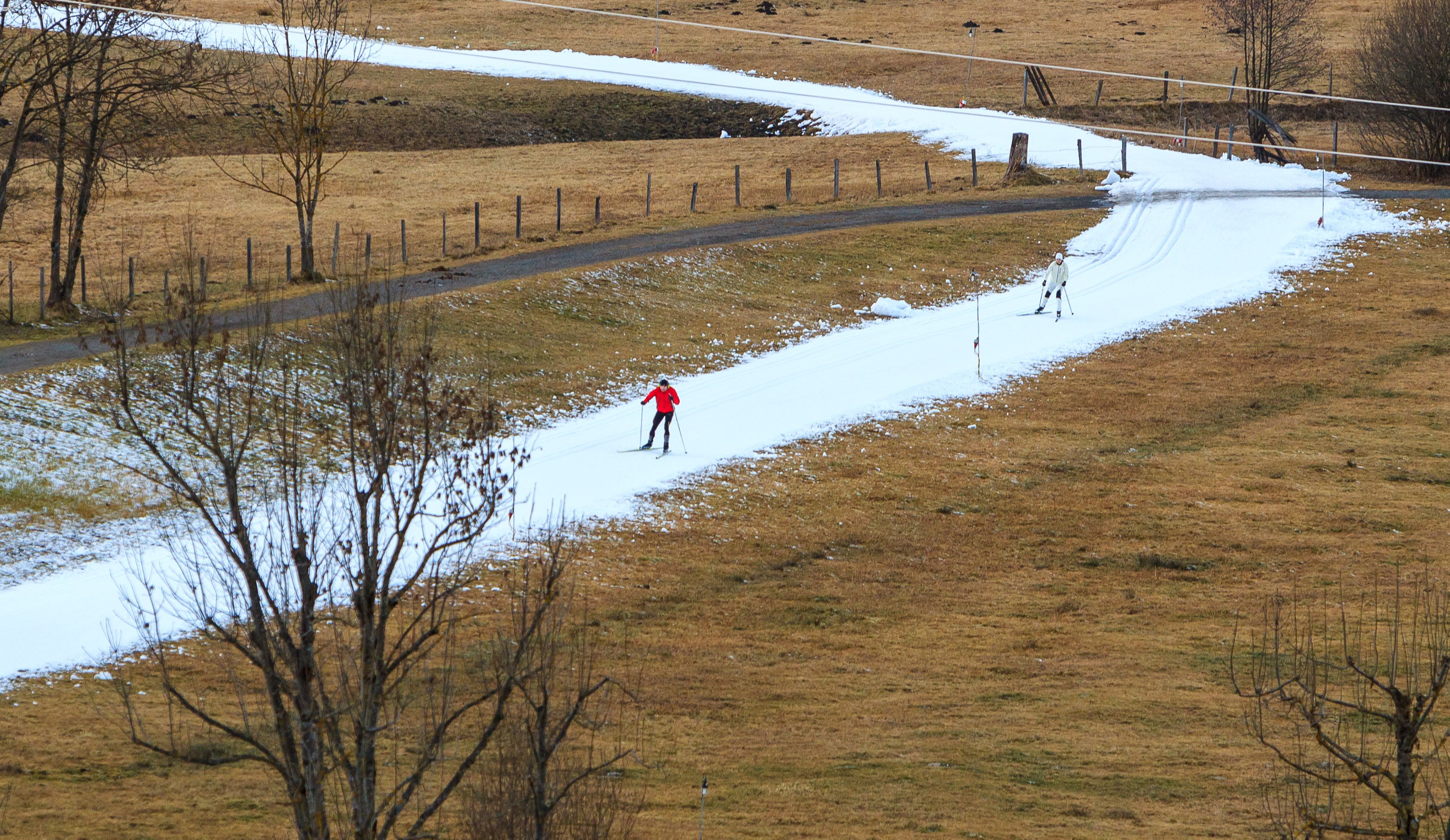 Spätestens ab dem Jahr 1980 wurden die Winter deutlich wärmer. Jedes Zehntelgrad Erderhitzung weniger hilft dem Wintertourismus.