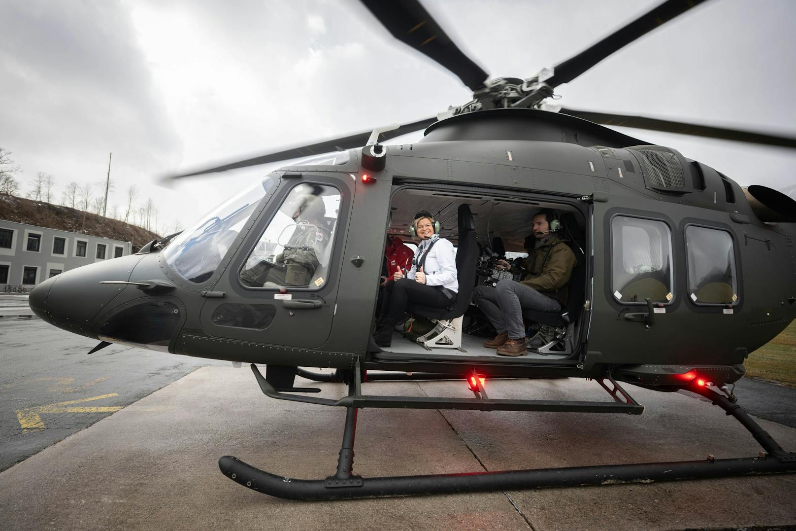 Die neuen Leonardos können nun für den Assistenzeinsatz oder Katastrophenschutz verwendet werden. Sie lösen damit die ursprünglich dafür verwendeten "Alouette III" ab, welche zuvor ausgemustert wurden.