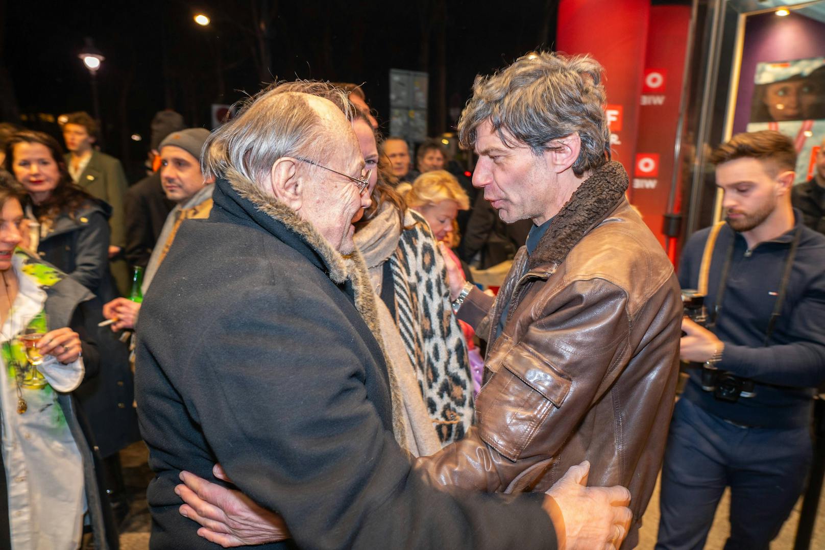 Klaus Maria Brandauer begrüßte Regisseur und Drehbuchautor Antonin Svoboda.