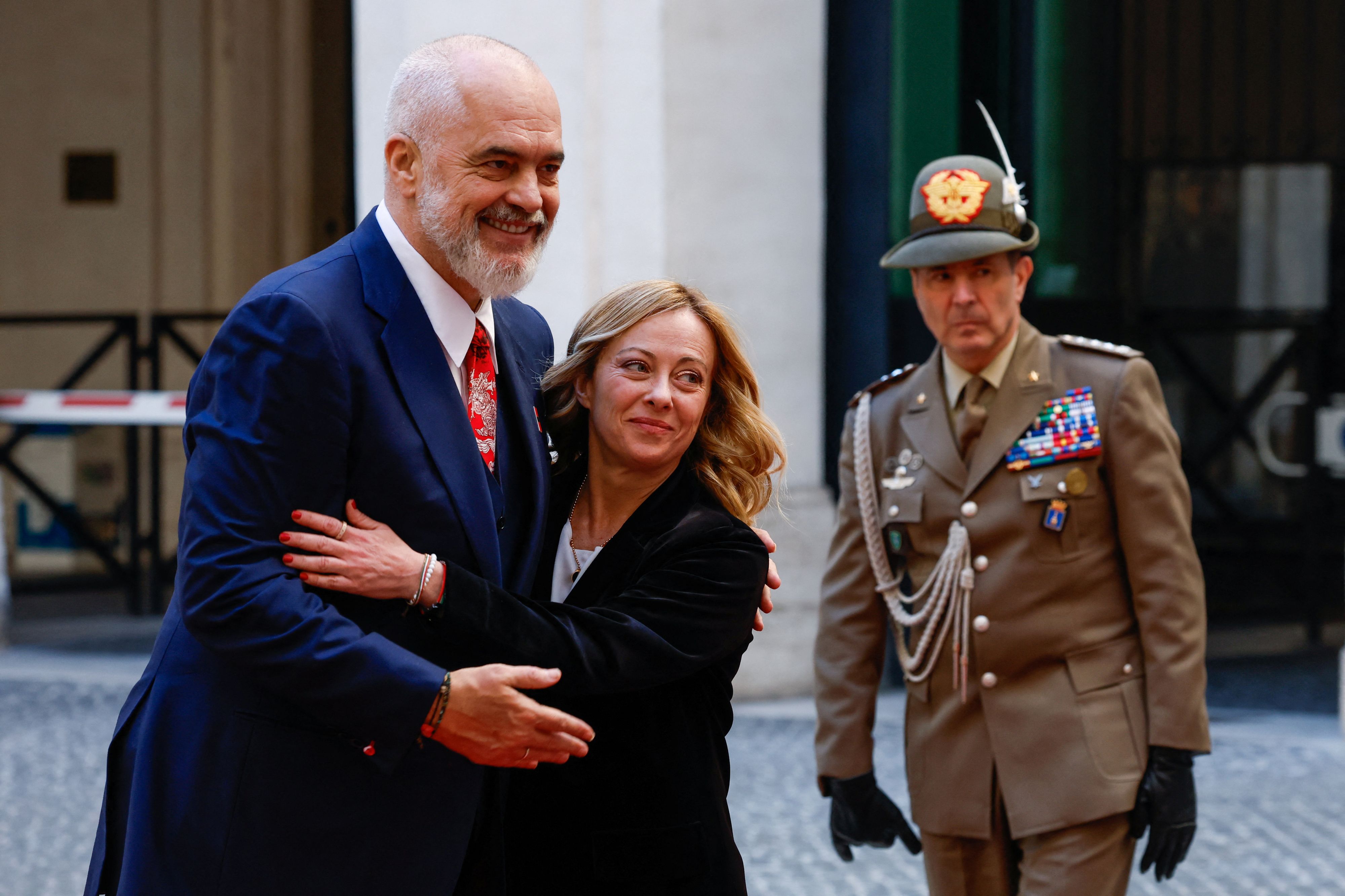 Ministerpräsident Edi Rama (Albanien) und Ministerpräsidentin Giorgia Meloni (Italien) treffen einander am kommenden Mittwoch zum Austausch über die Fortschritte beim Bau der Aufnahmeeinrichtungen für Geflüchtete