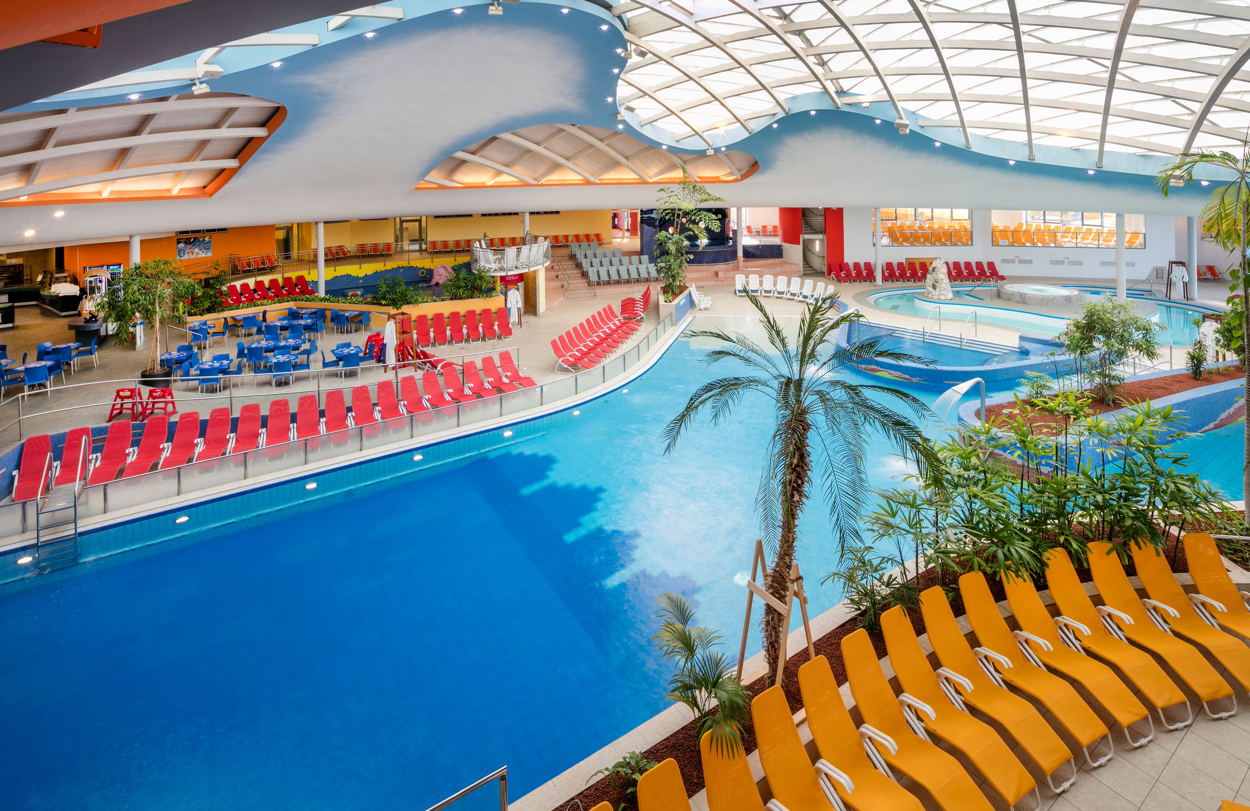 Die H2O-Kindertherme hat seit Oktober wieder offen und bietet Neues im Familienhotel.
