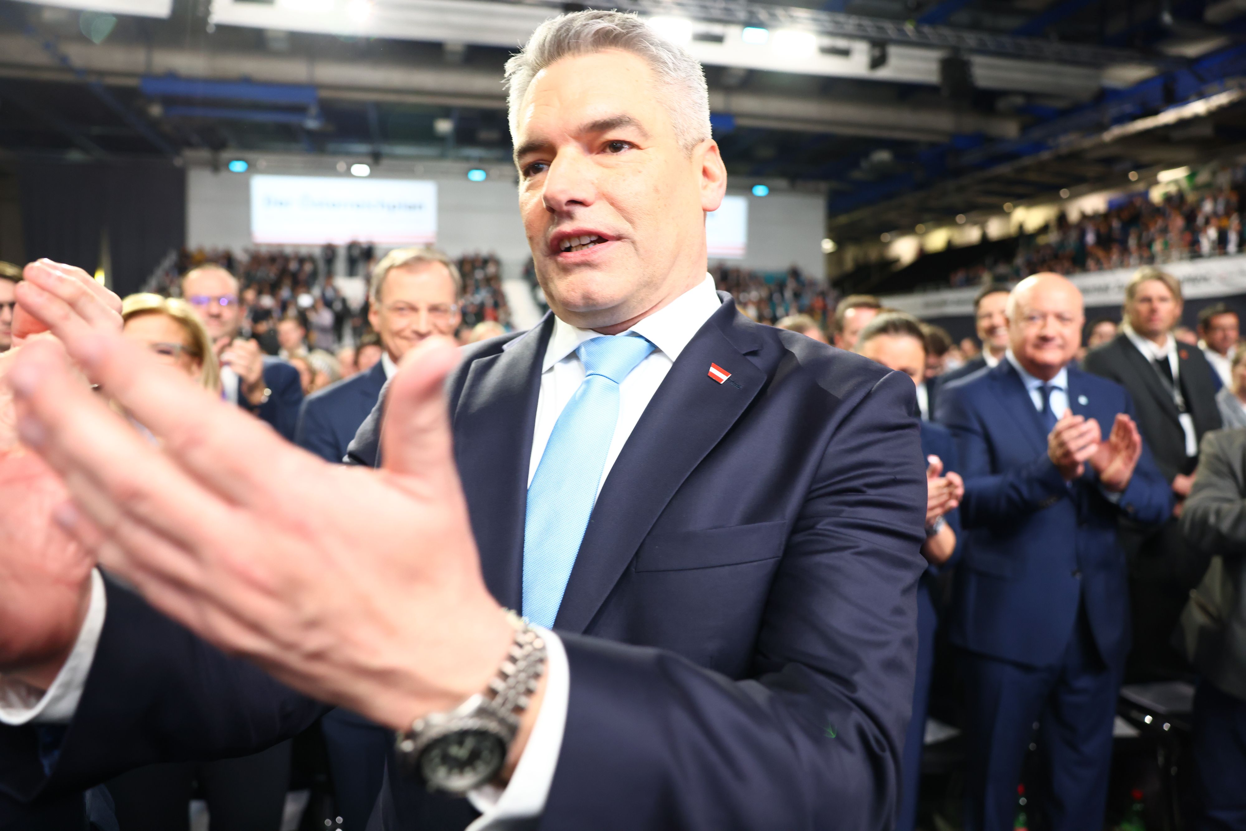 Bundeskanzler Karl Nehammer (ÖVP) stellt einen 