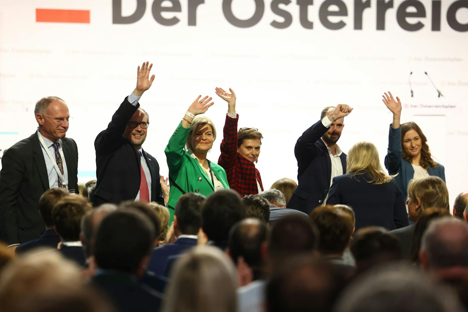 Auch die Regierungsmitglieder der ÖVP waren mit von der Partie.