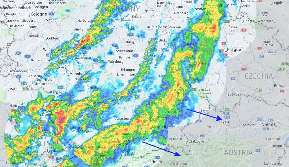 Eine massive Kaltfront zieht von Bayern nach Österreich. 