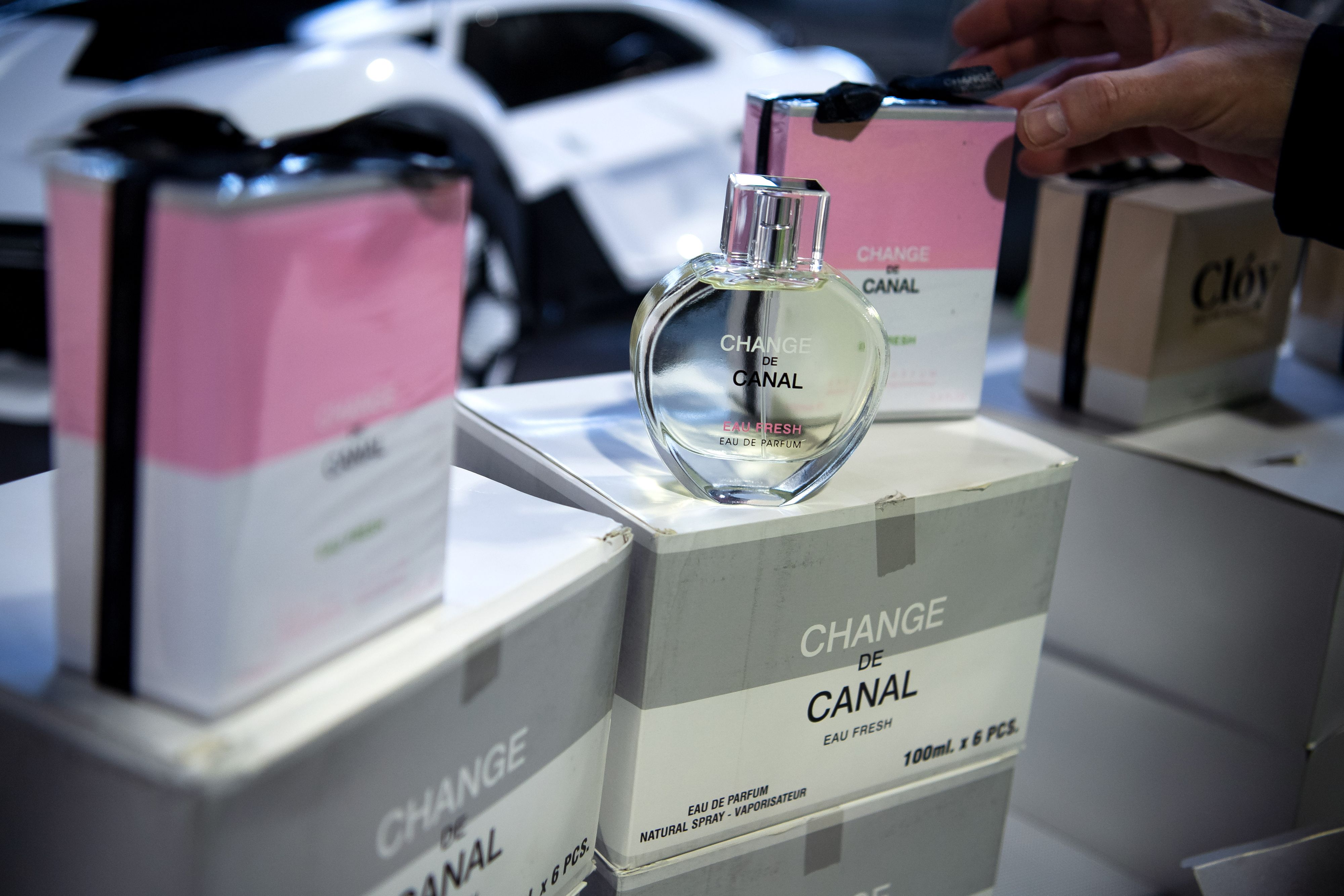 Ist die verhaftete Frau Mitglied einer Diebesorganisation?